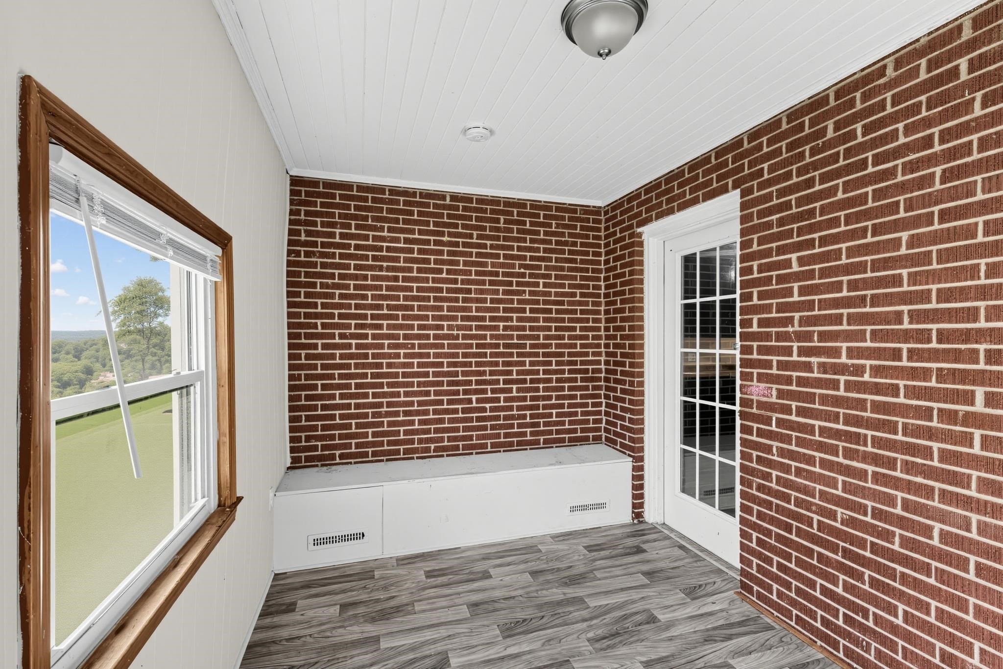 9 Delores Street Property Photo 5