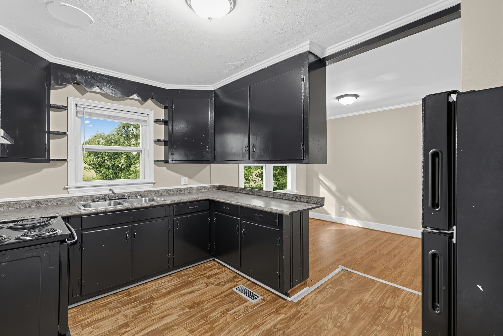 9 Delores Street Property Photo 20