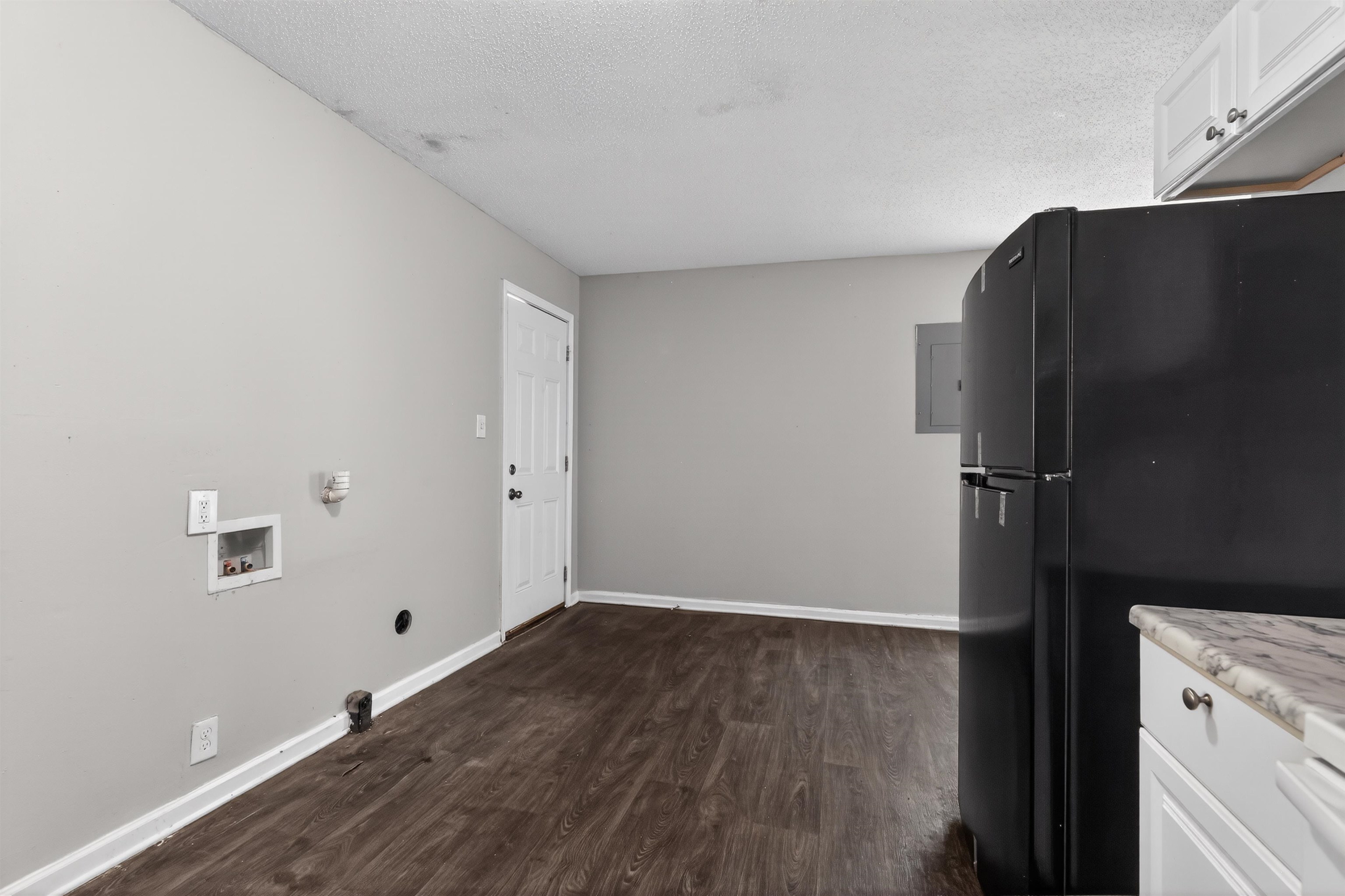 9 Delores Street Property Photo 25