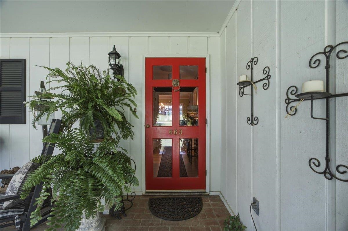 663 Stafford Avenue Property Photo 3