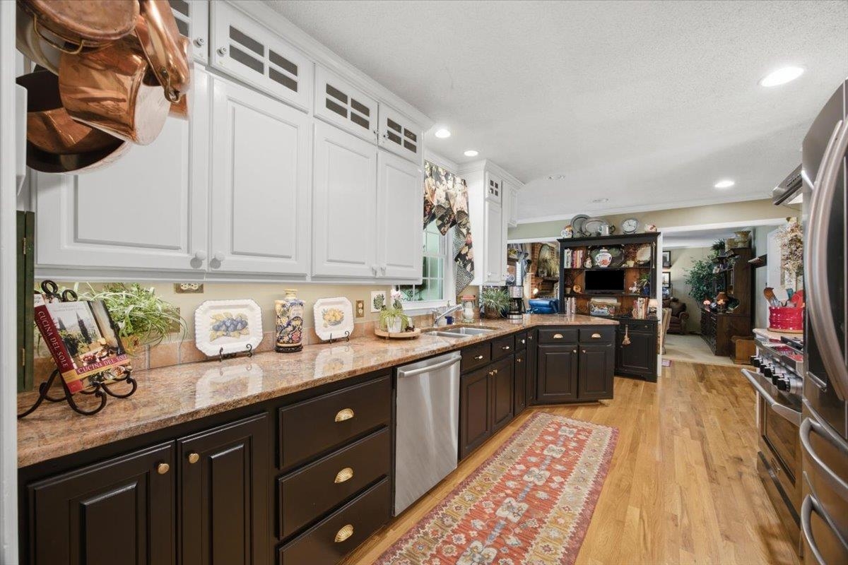 663 Stafford Avenue Property Photo 8