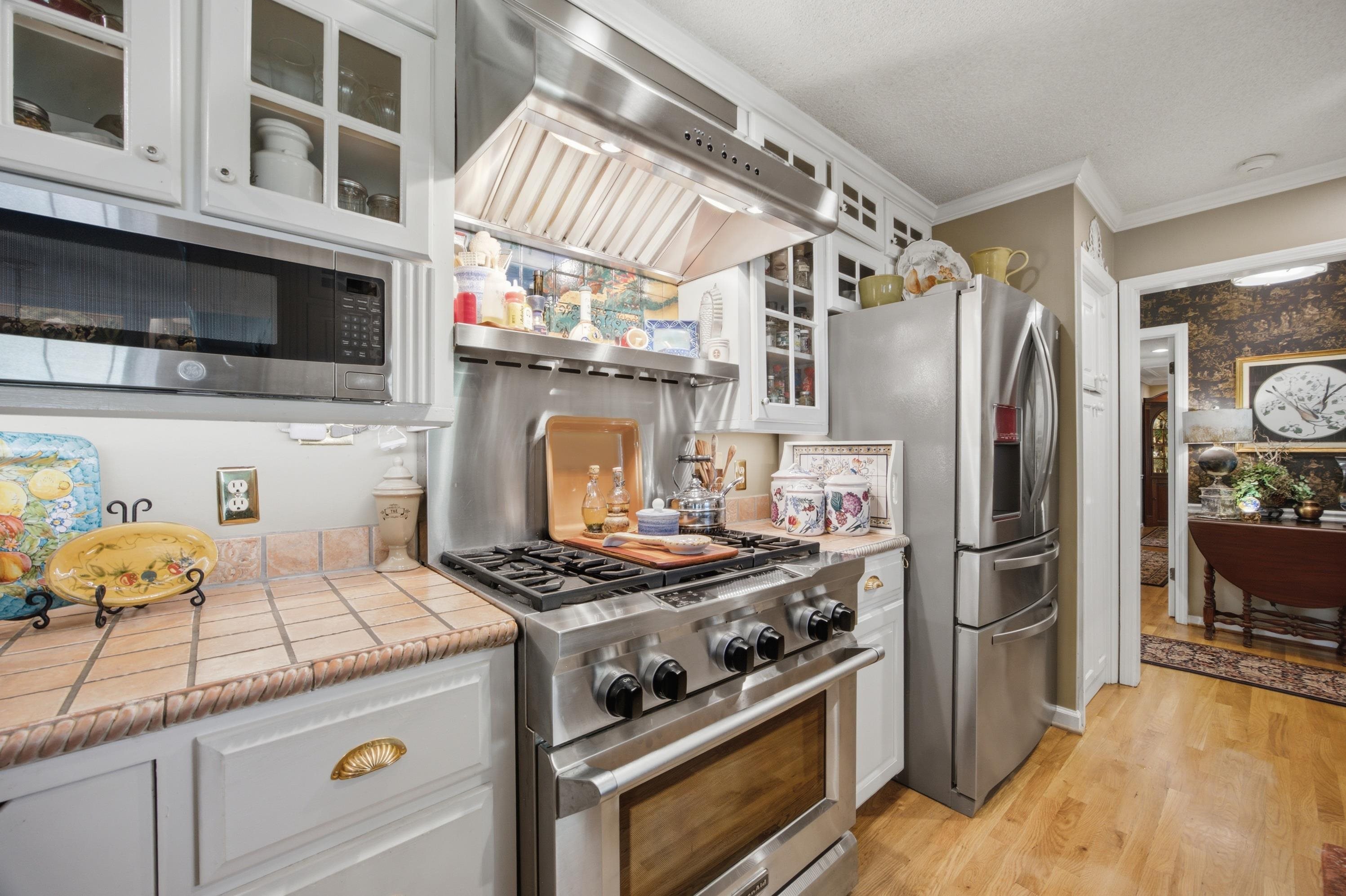 663 Stafford Avenue Property Photo 9