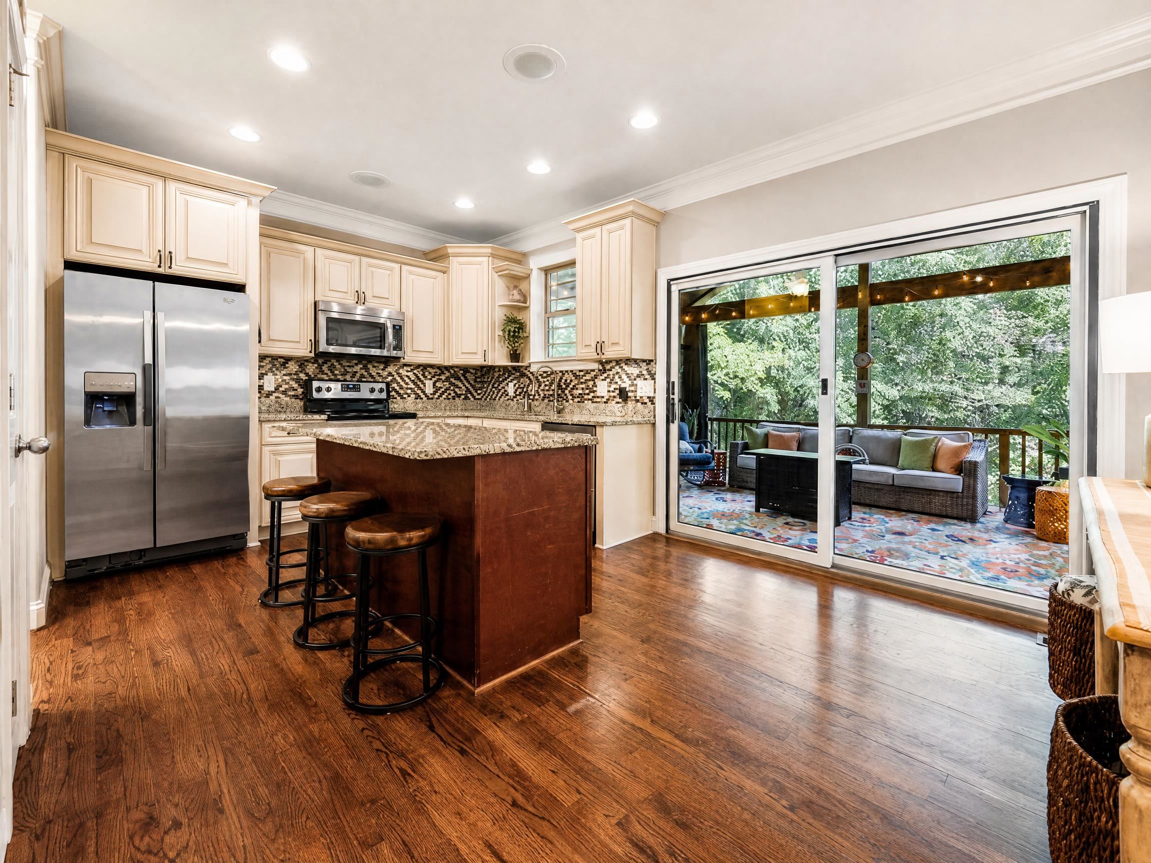 200 Hunters Woods Drive Property Photo 18