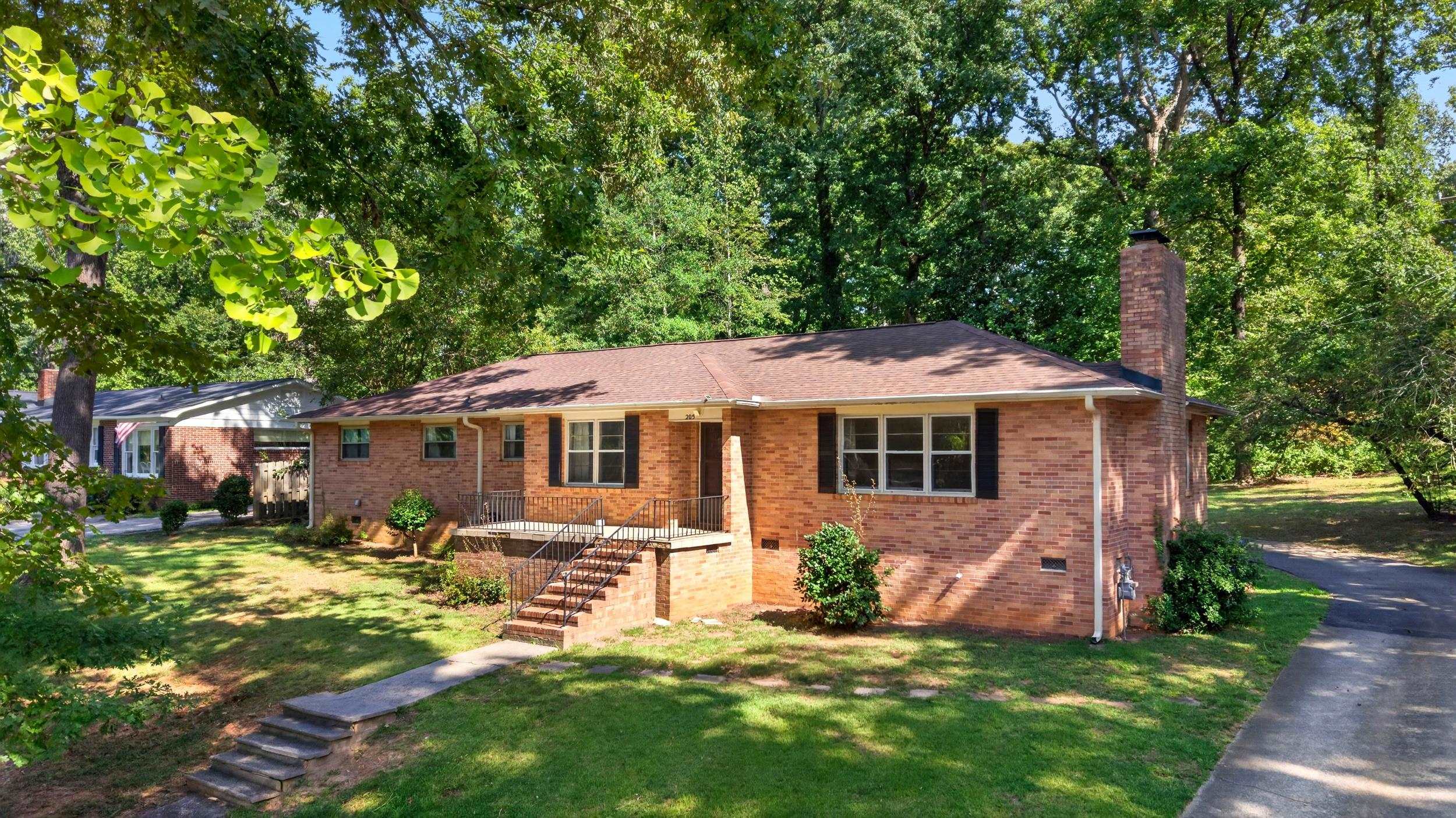 205 Lakewood Drive Property Photo 1