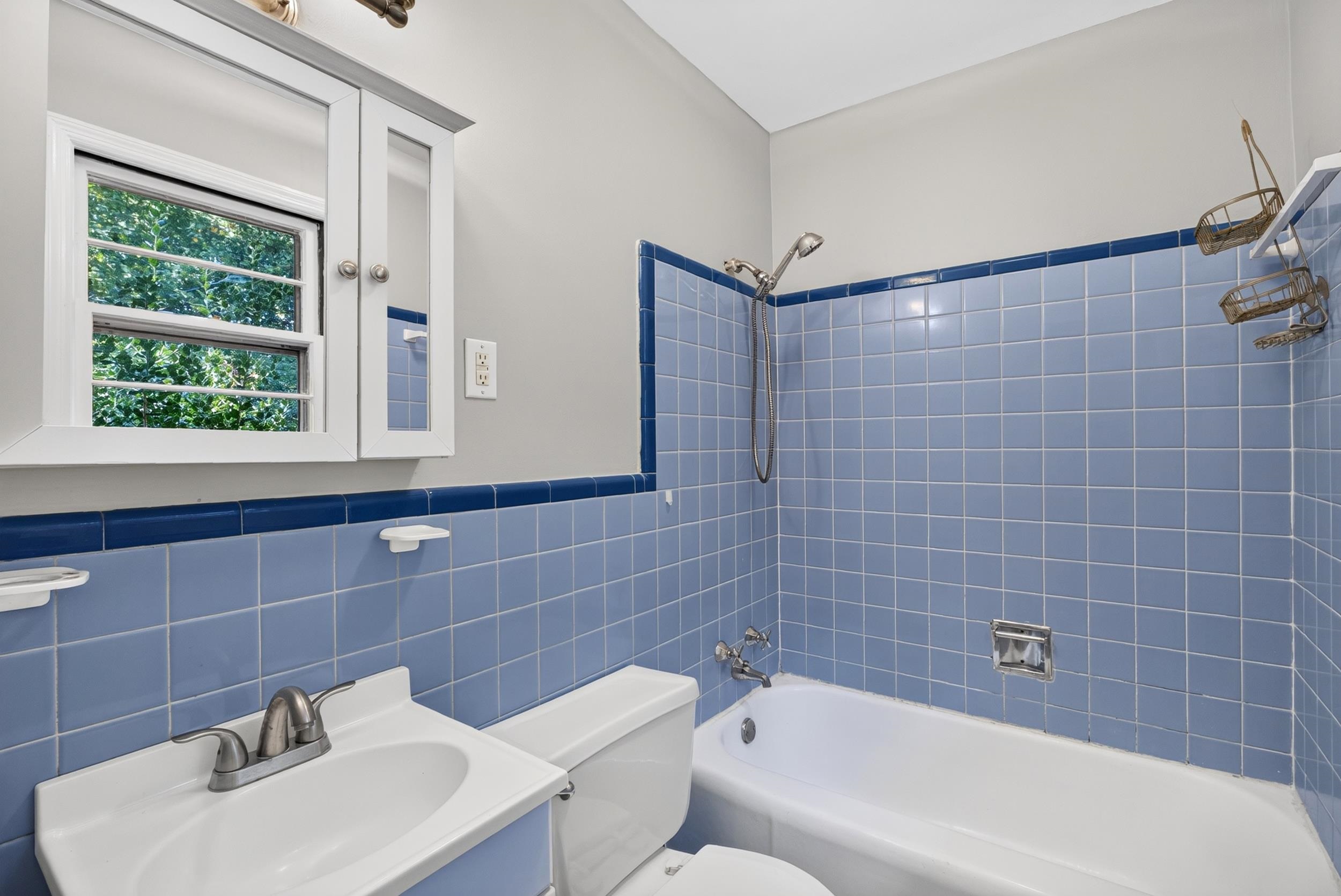205 Lakewood Drive Property Photo 28