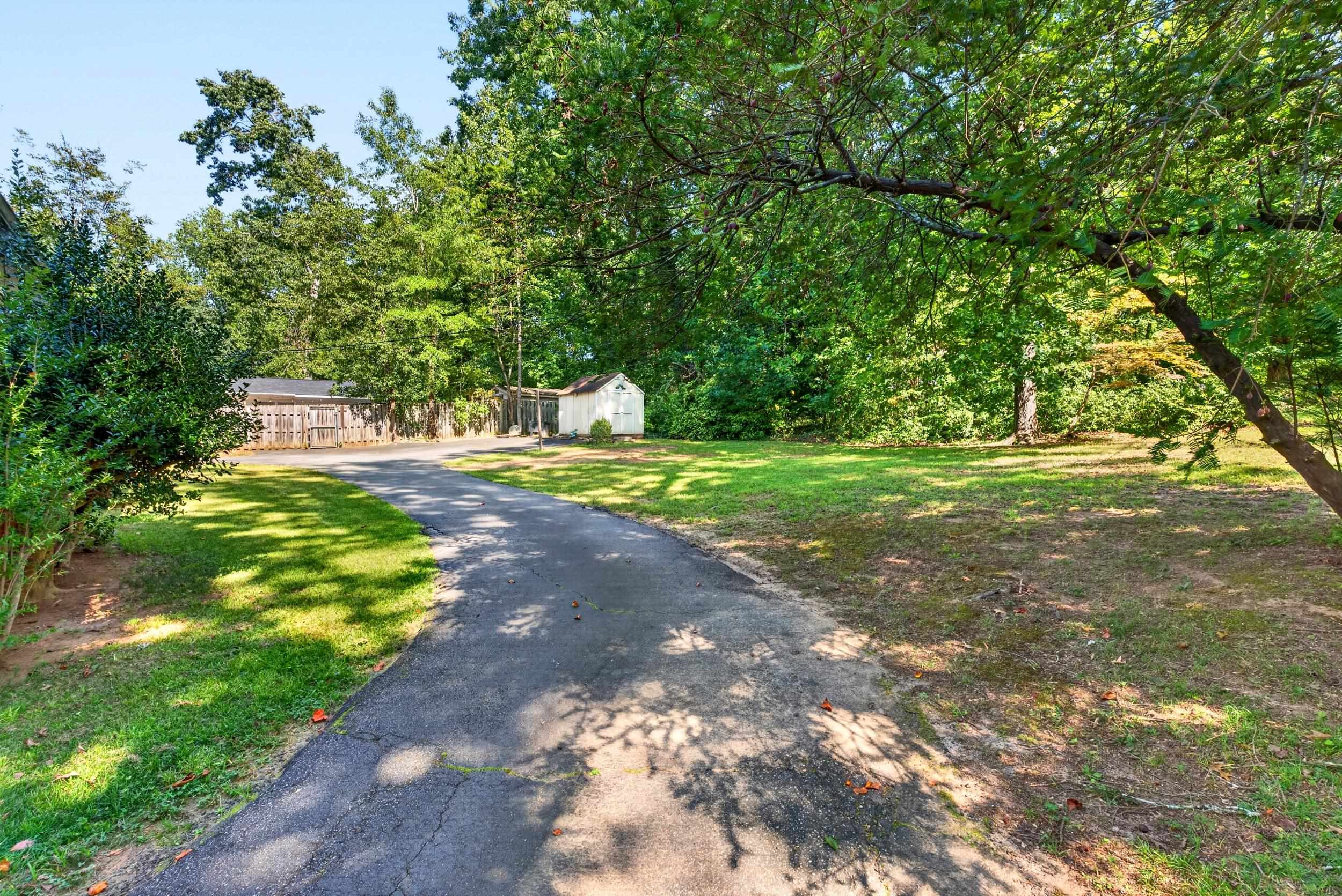 205 Lakewood Drive Property Photo 35