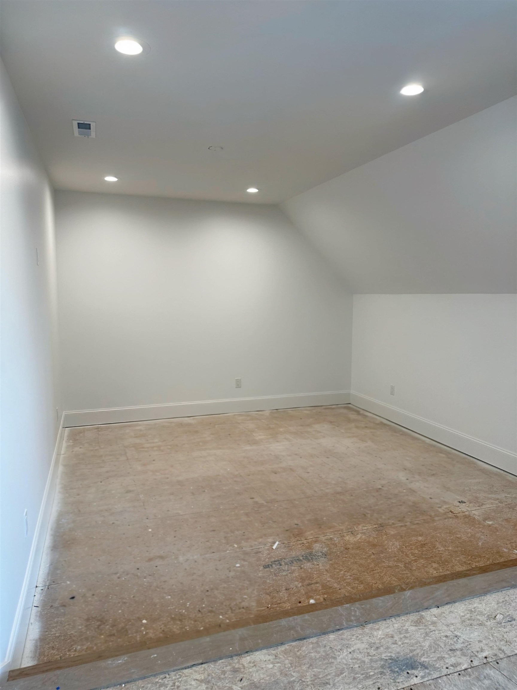 642 Monfret Court Property Photo 8