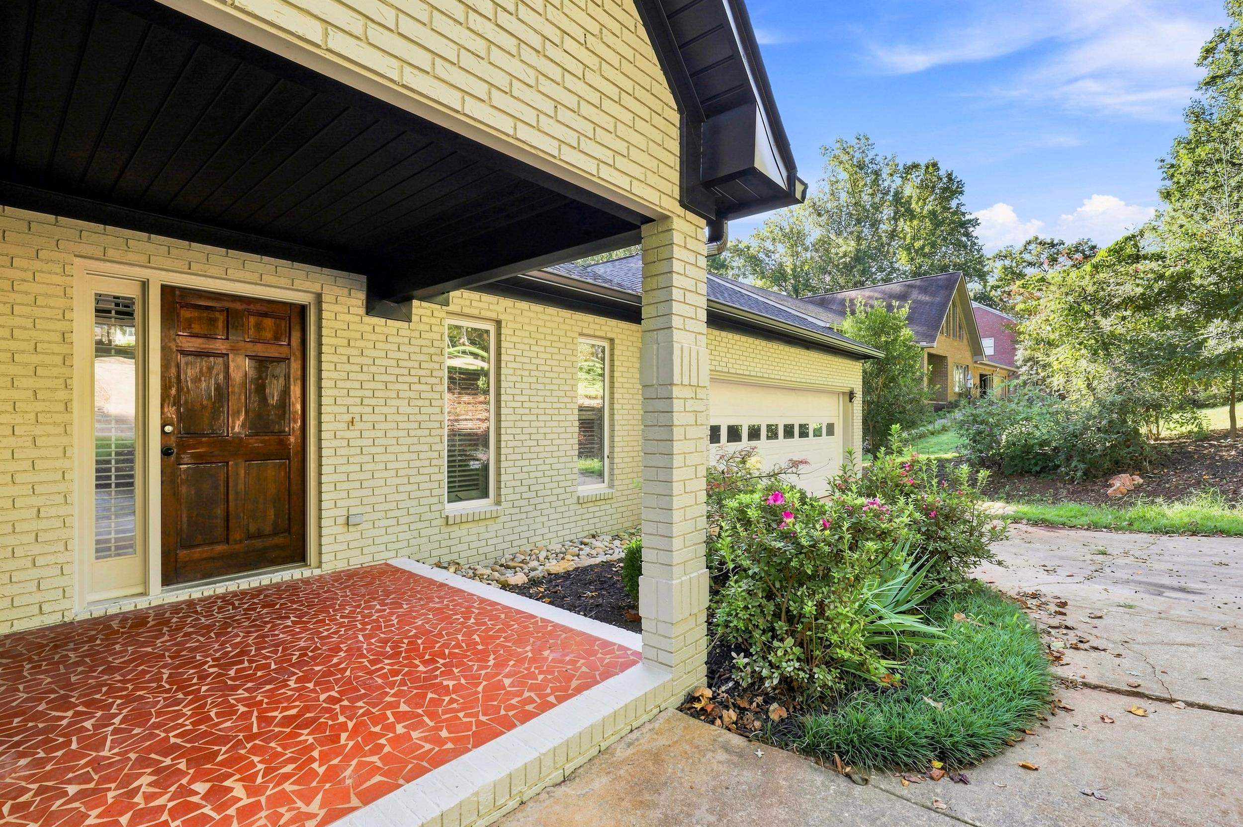 155 Waterford Drive Property Photo 3