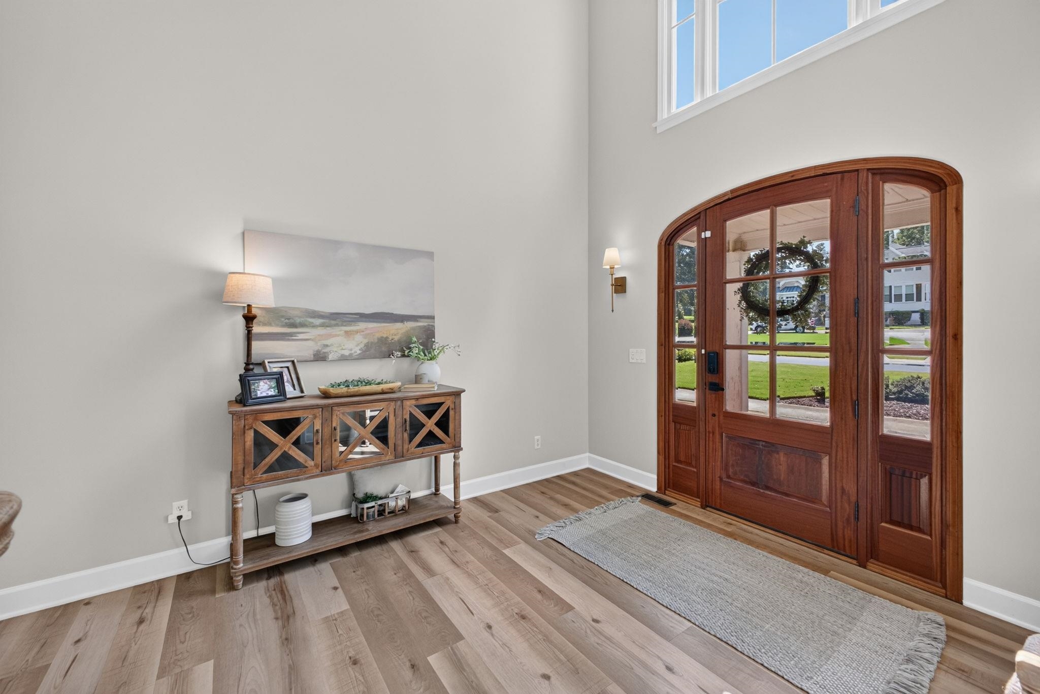519 Live Oak Court Property Photo 3