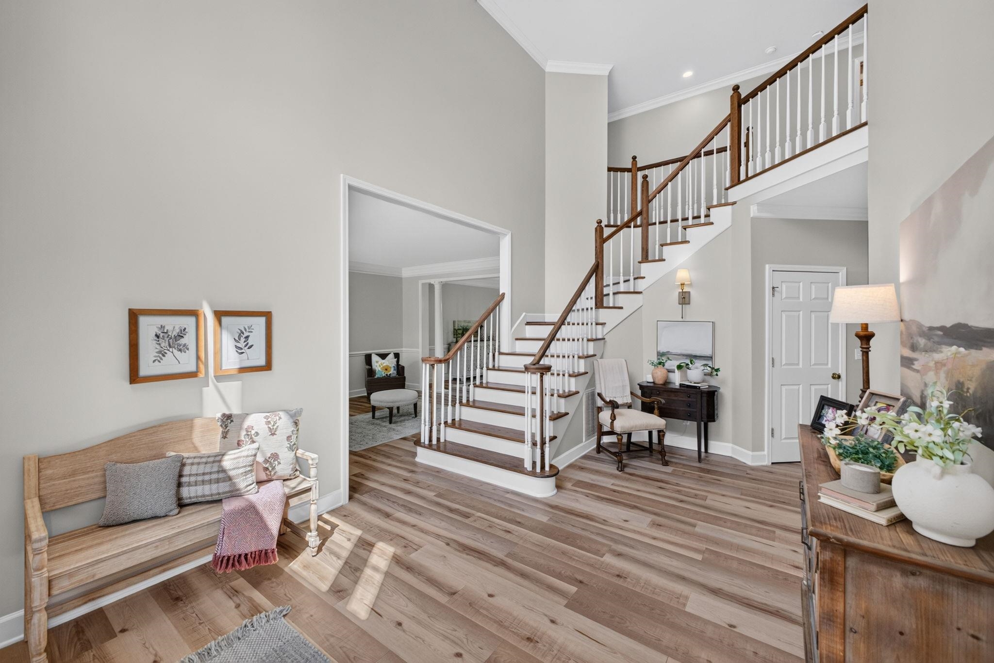 519 Live Oak Court Property Photo 4