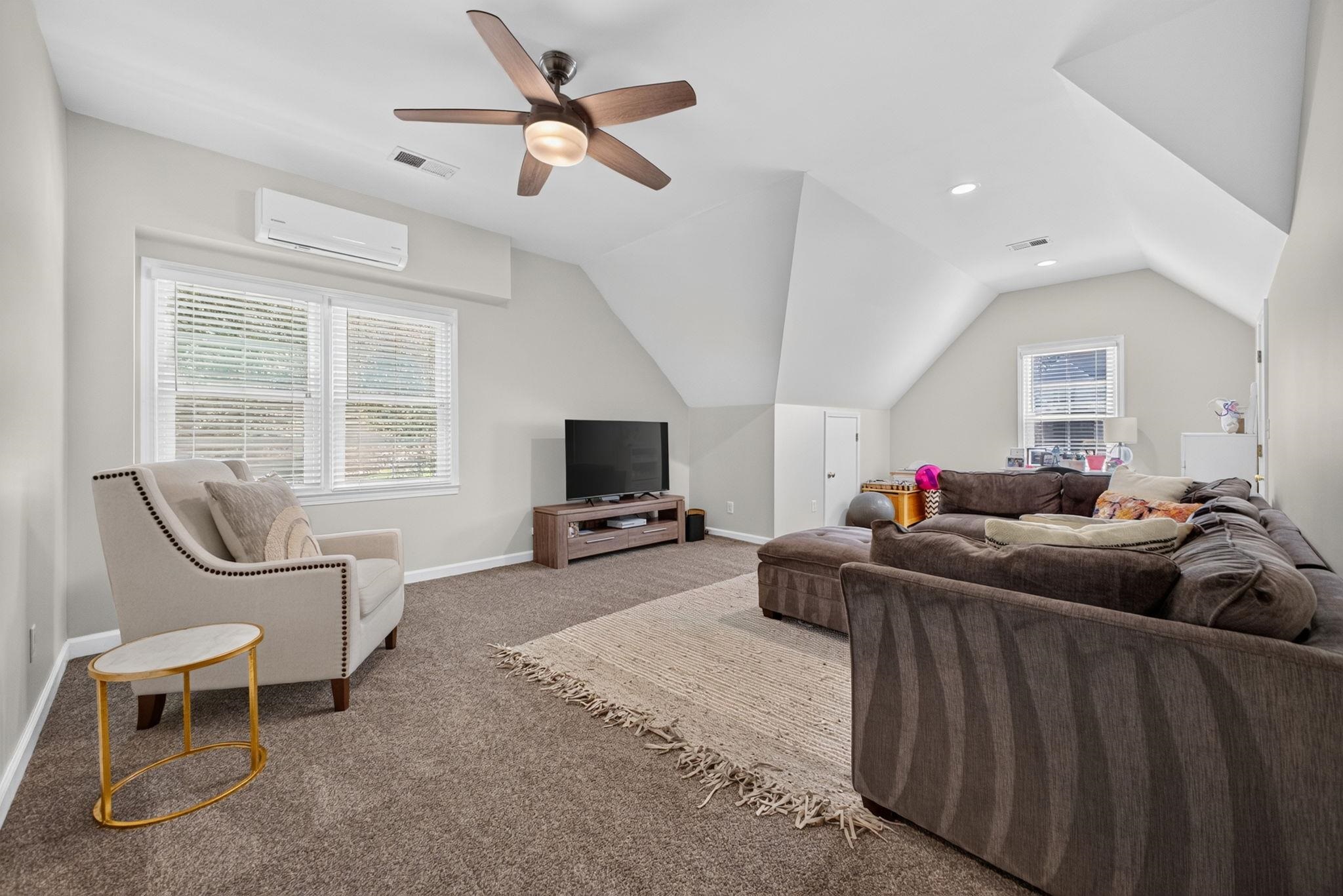 519 Live Oak Court Property Photo 30