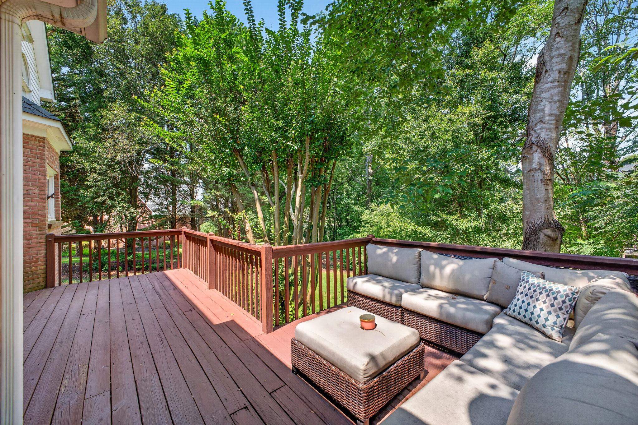 519 Live Oak Court Property Photo 32