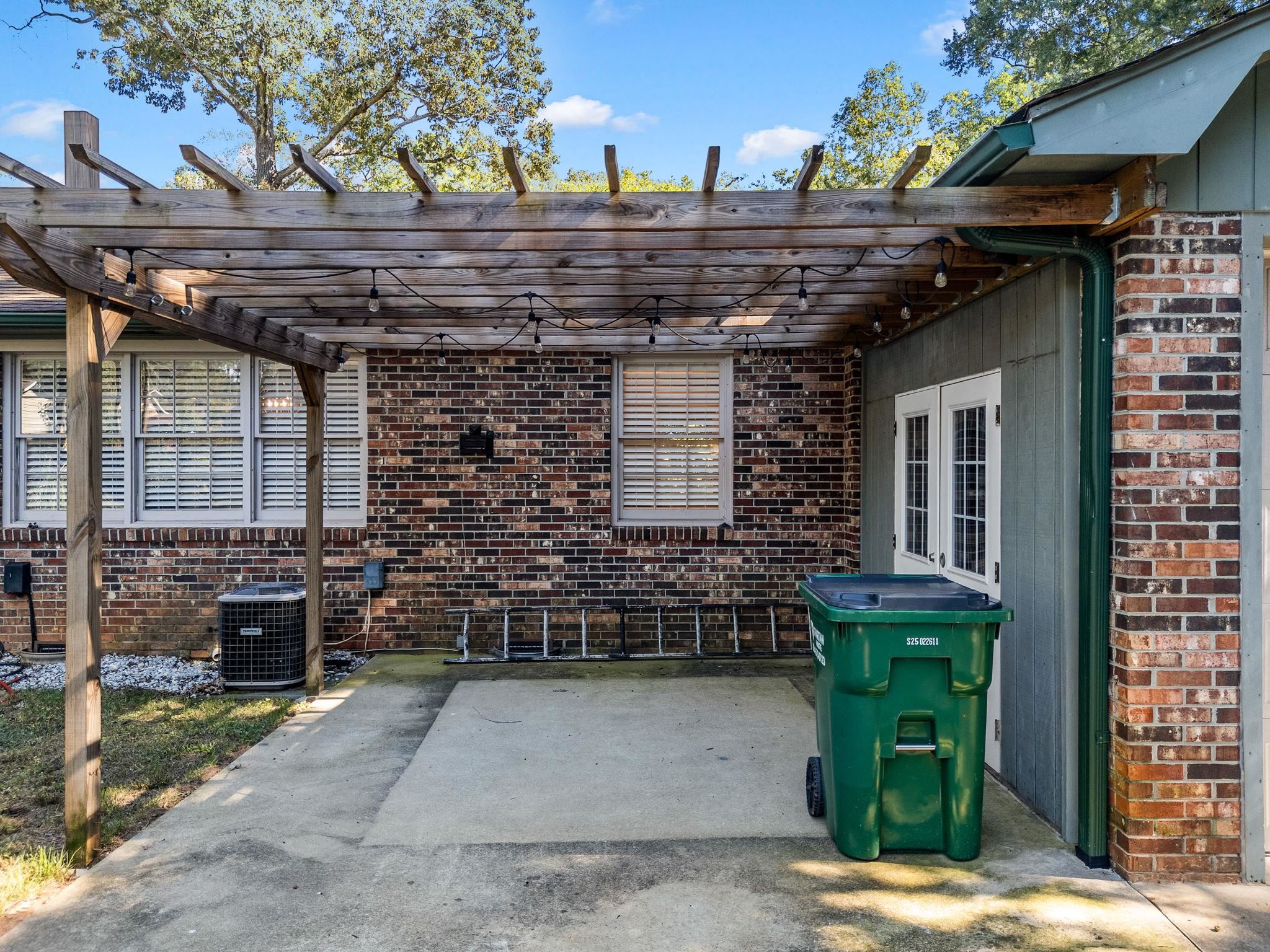 494 Royal Oak Drive Property Photo 43