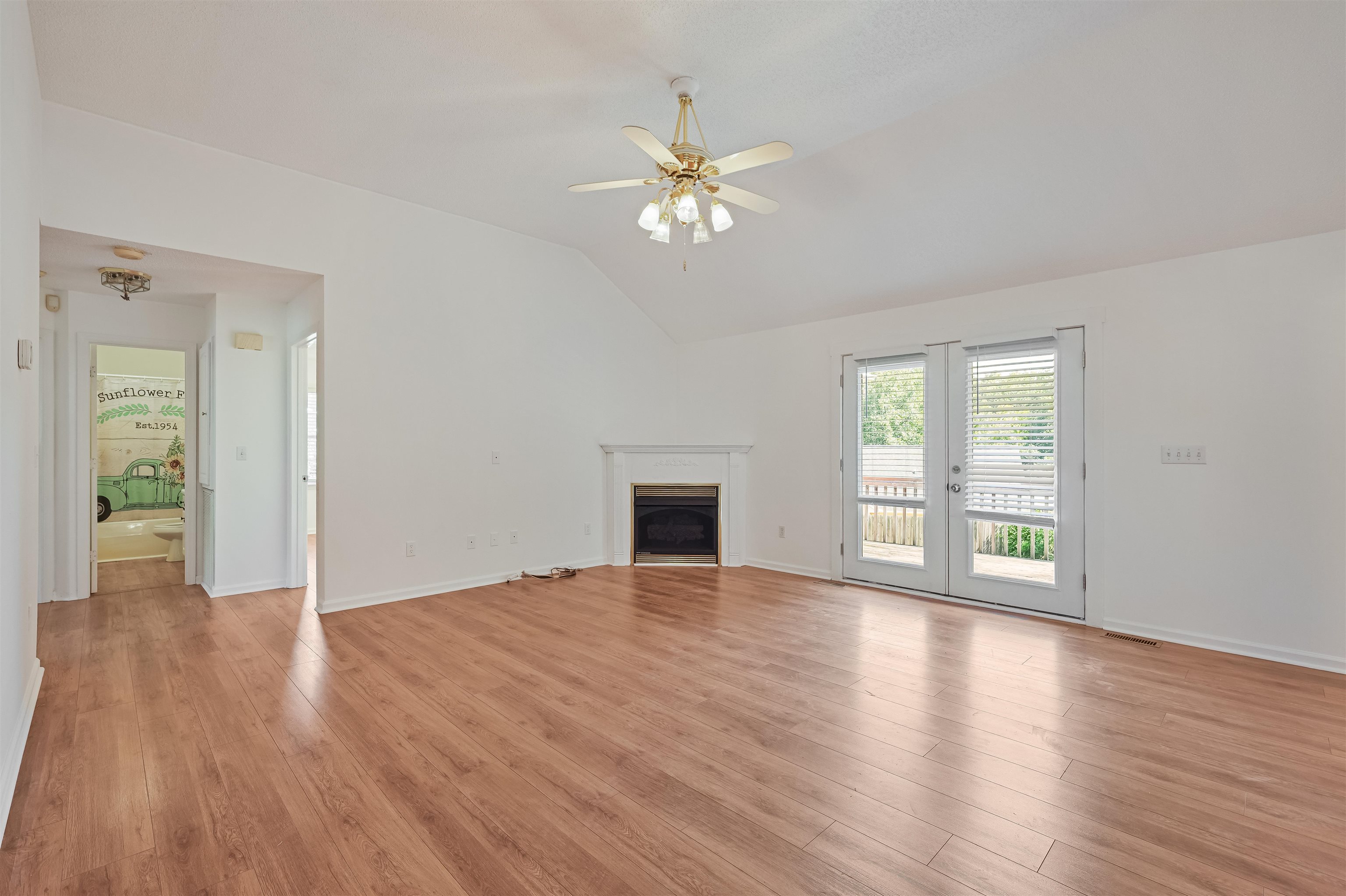 349 Worthington Circle Property Photo 10