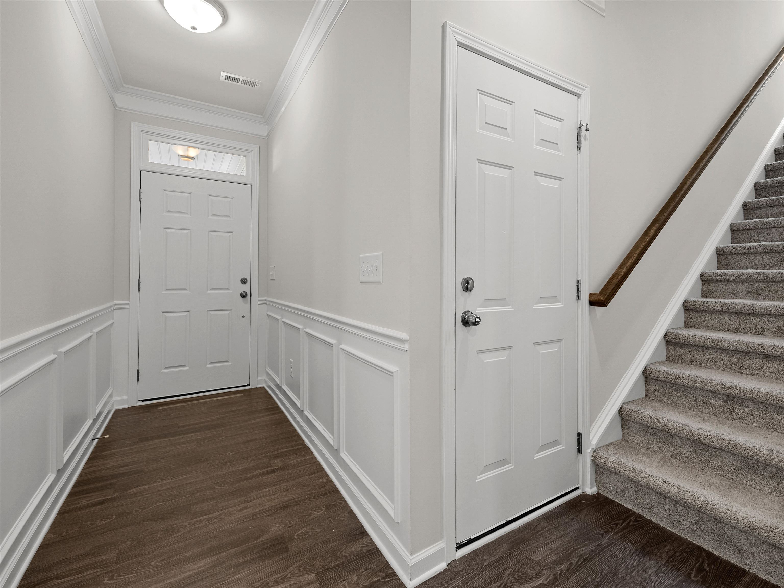 7012 Haddington Drive Property Photo 4