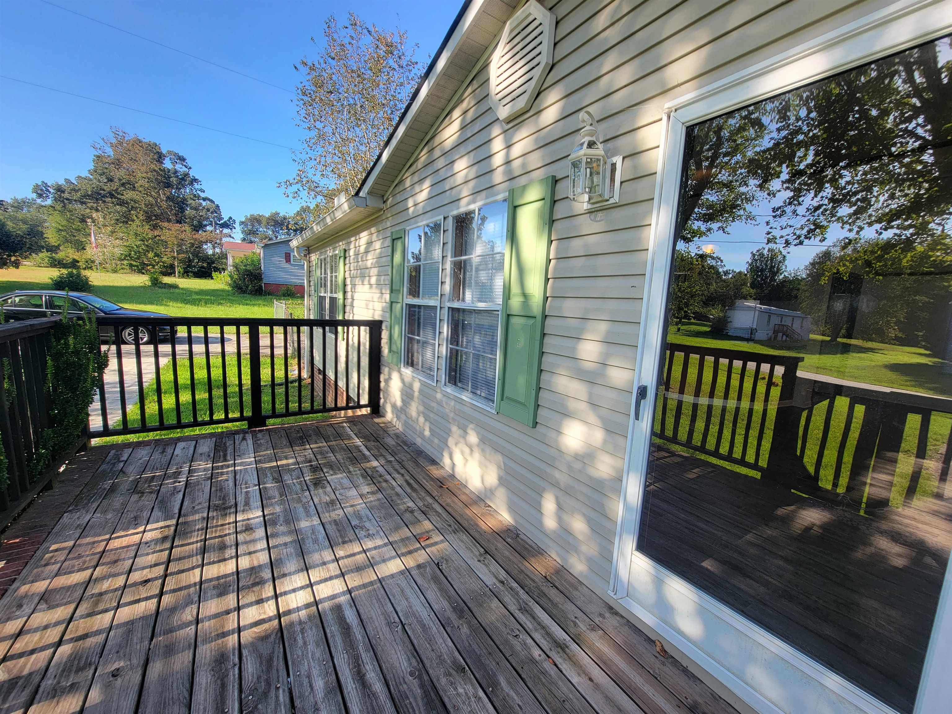 385 Rosedale Drive Property Photo 2