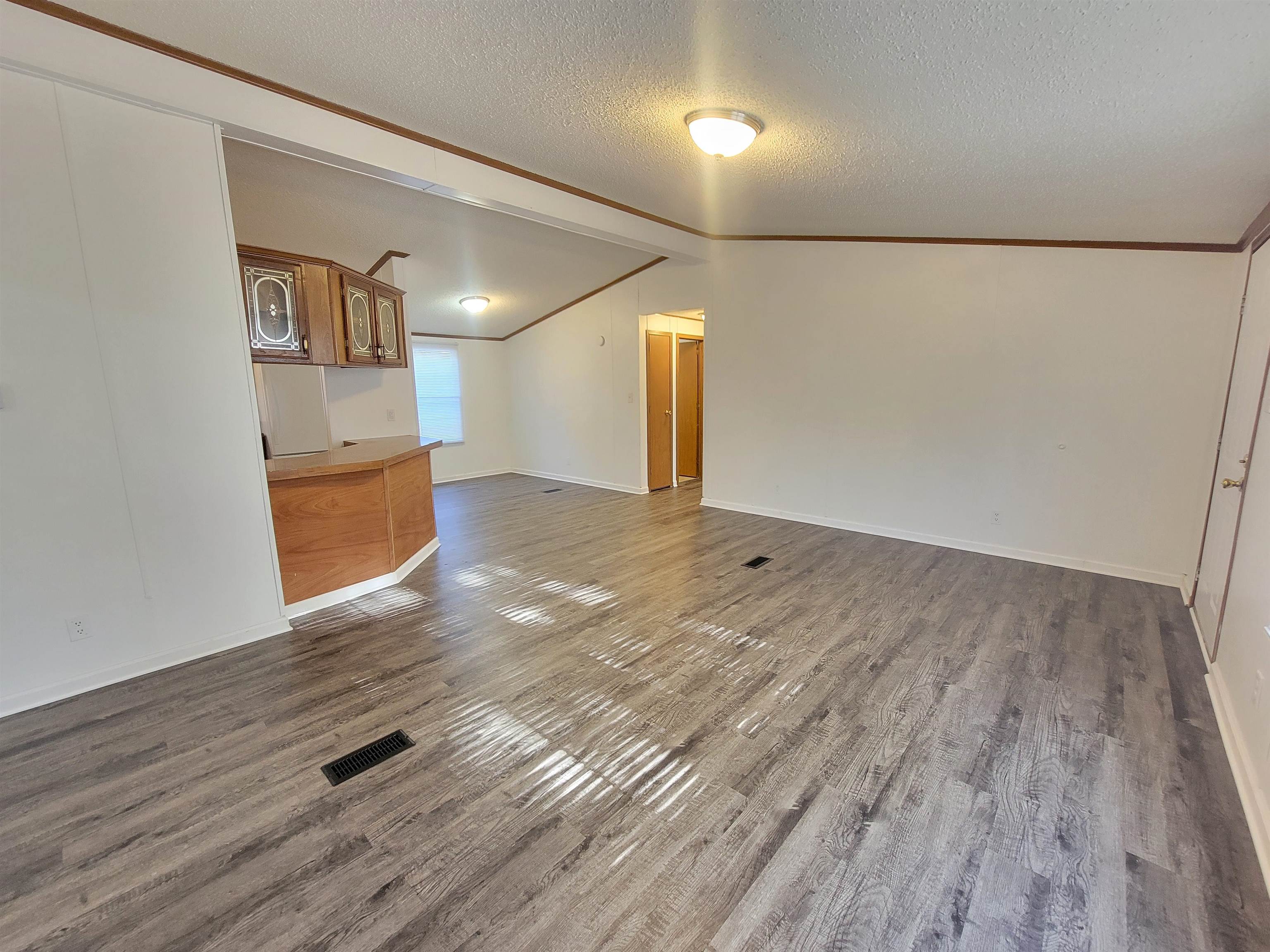 385 Rosedale Drive Property Photo 9