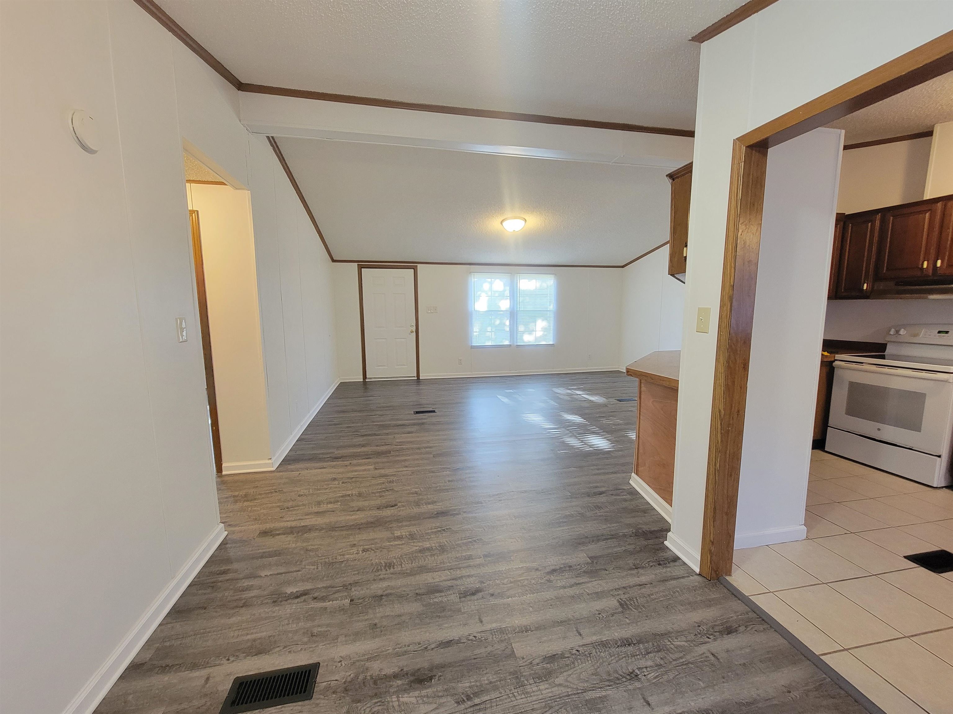 385 Rosedale Drive Property Photo 10