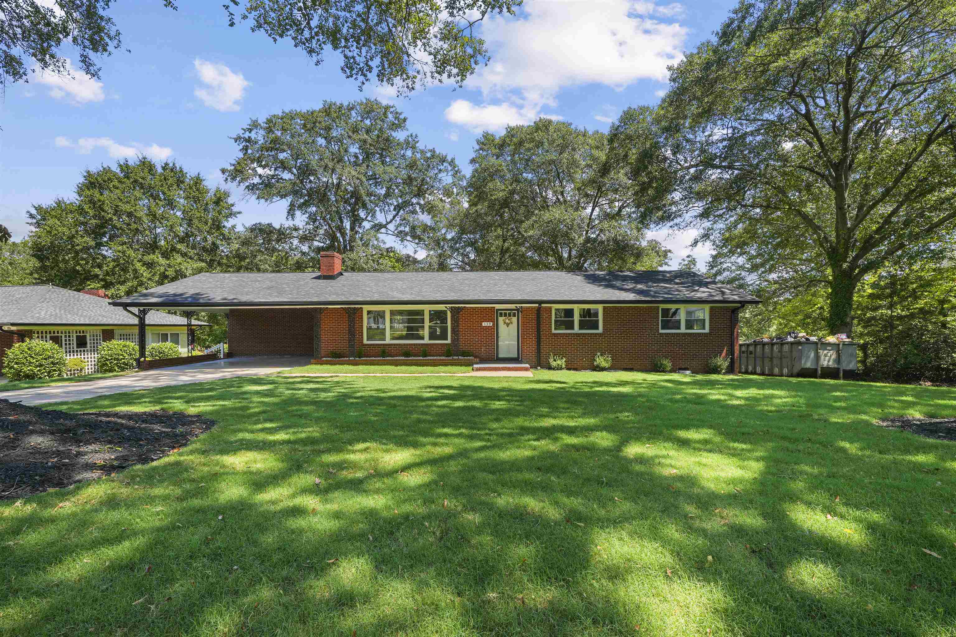 139 Whittier Place Property Photo 1