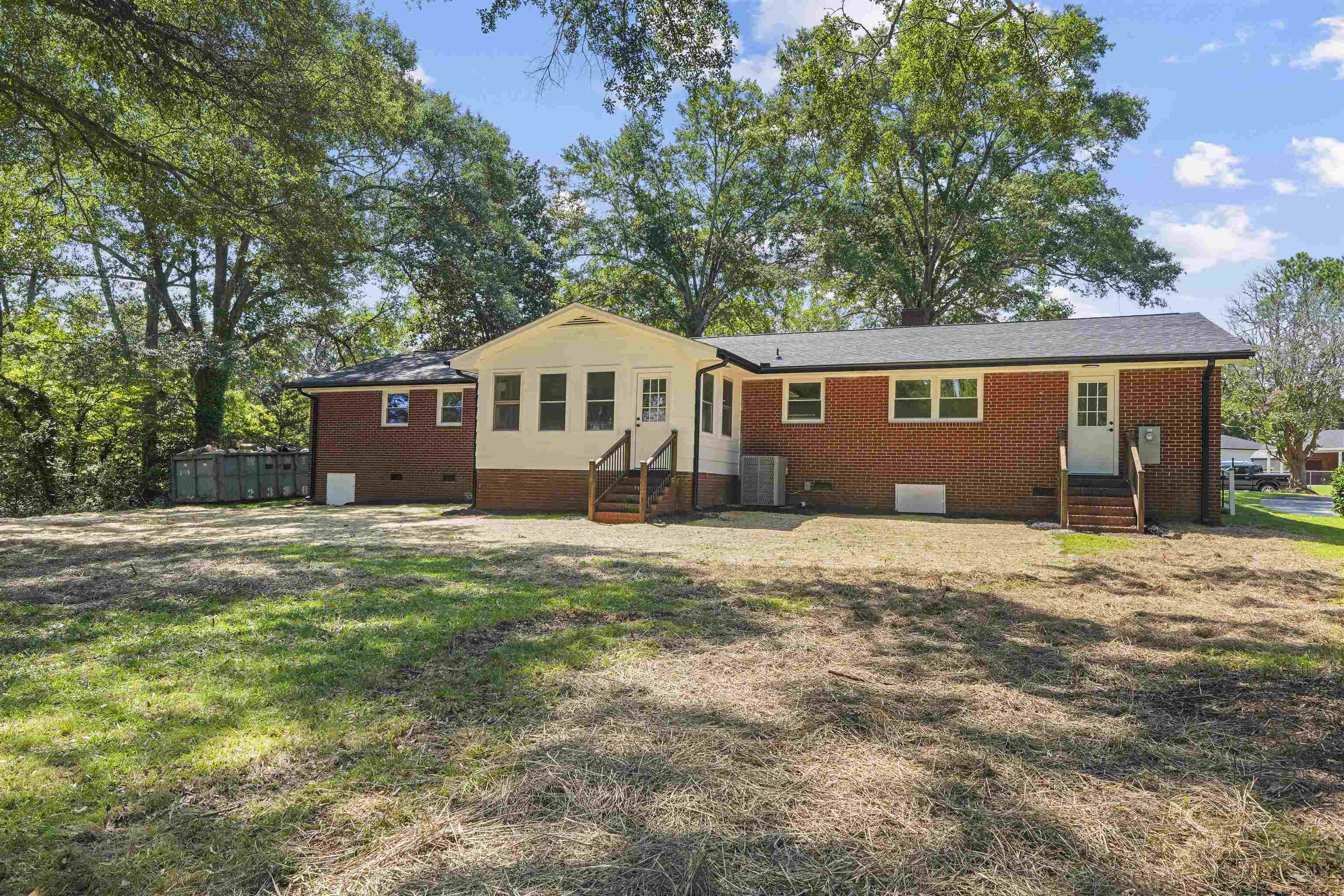 139 Whittier Place Property Photo 11