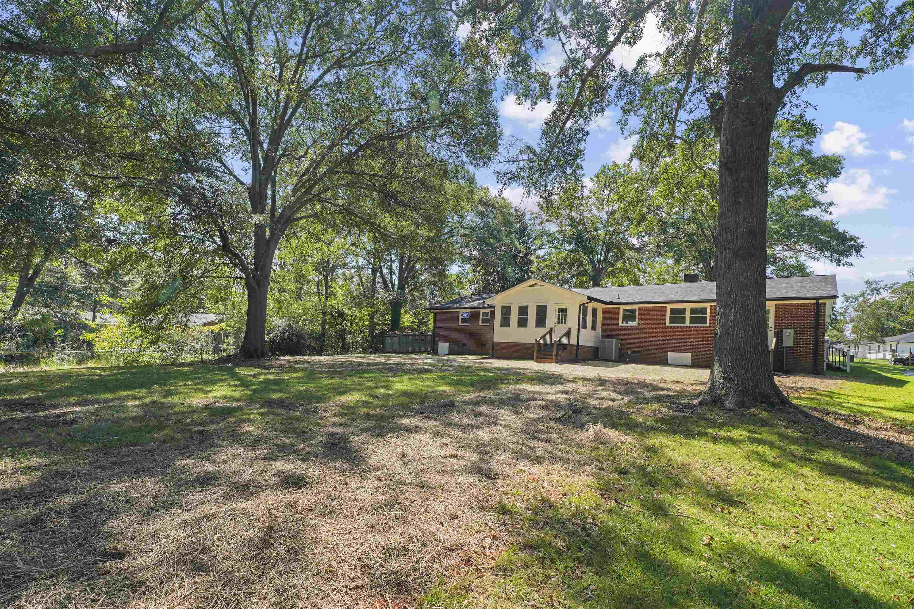 139 Whittier Place Property Photo 12