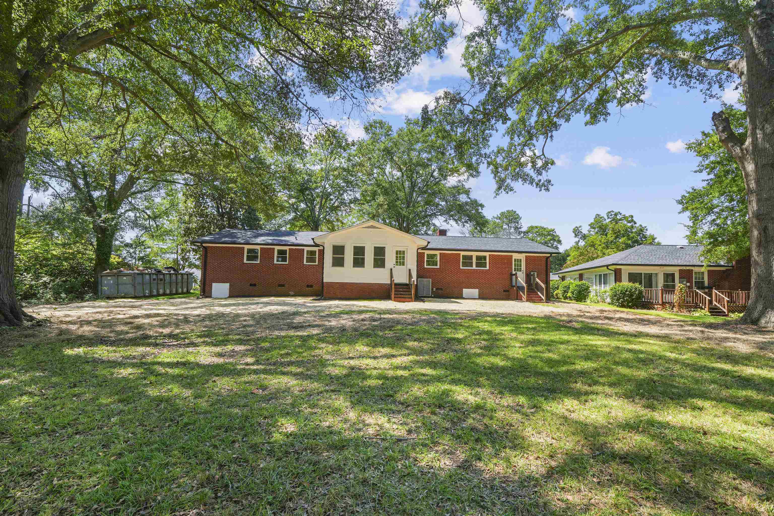 139 Whittier Place Property Photo 13