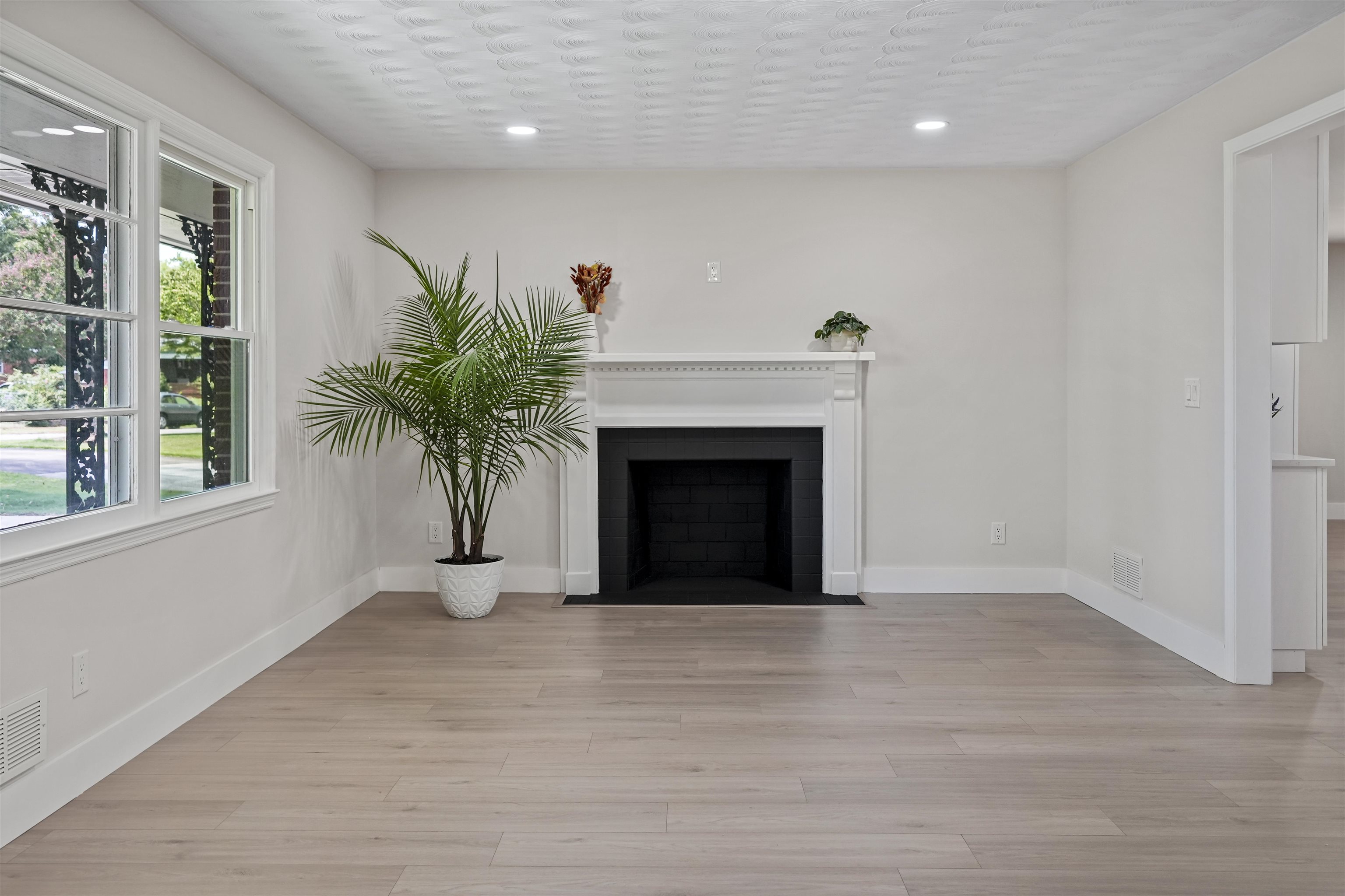 139 Whittier Place Property Photo 17