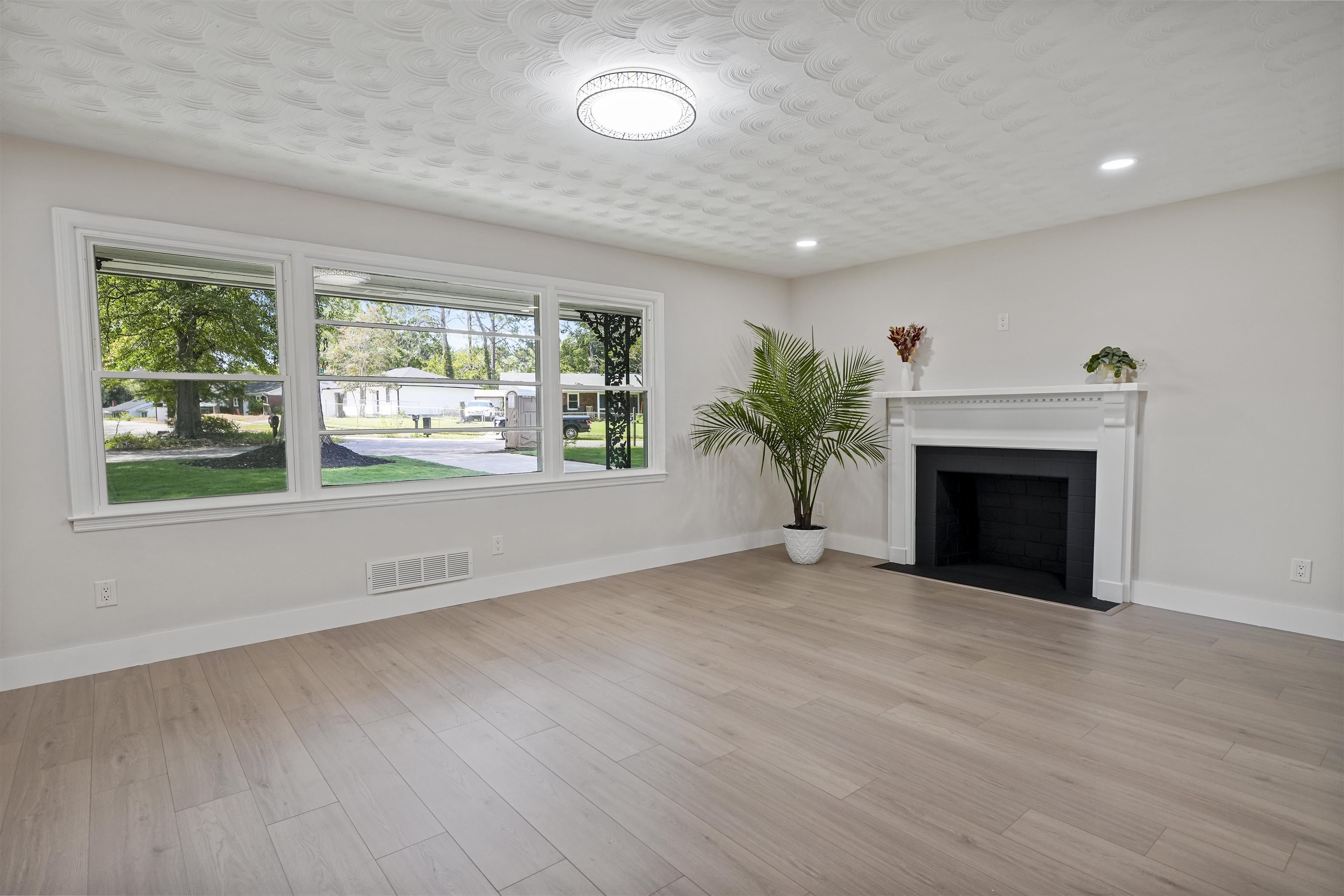 139 Whittier Place Property Photo 18