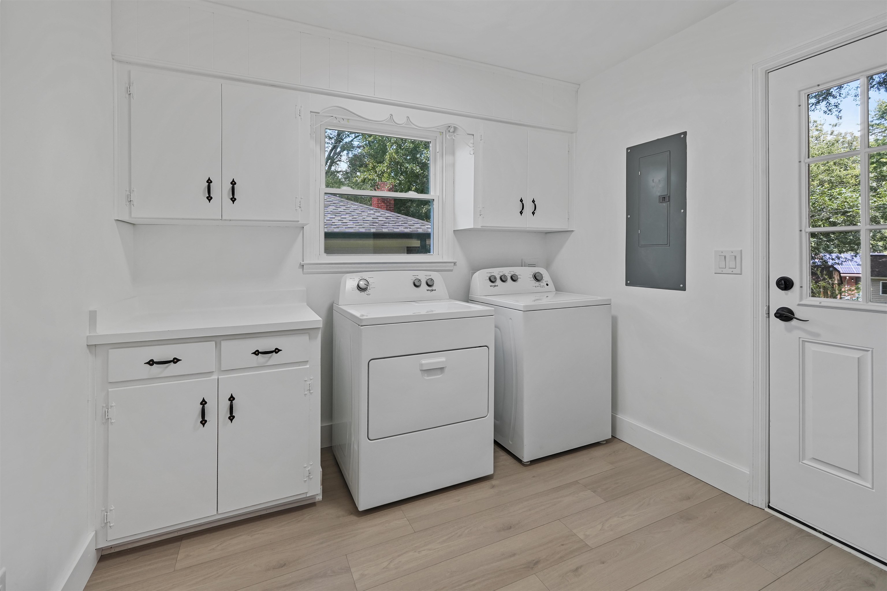 139 Whittier Place Property Photo 25