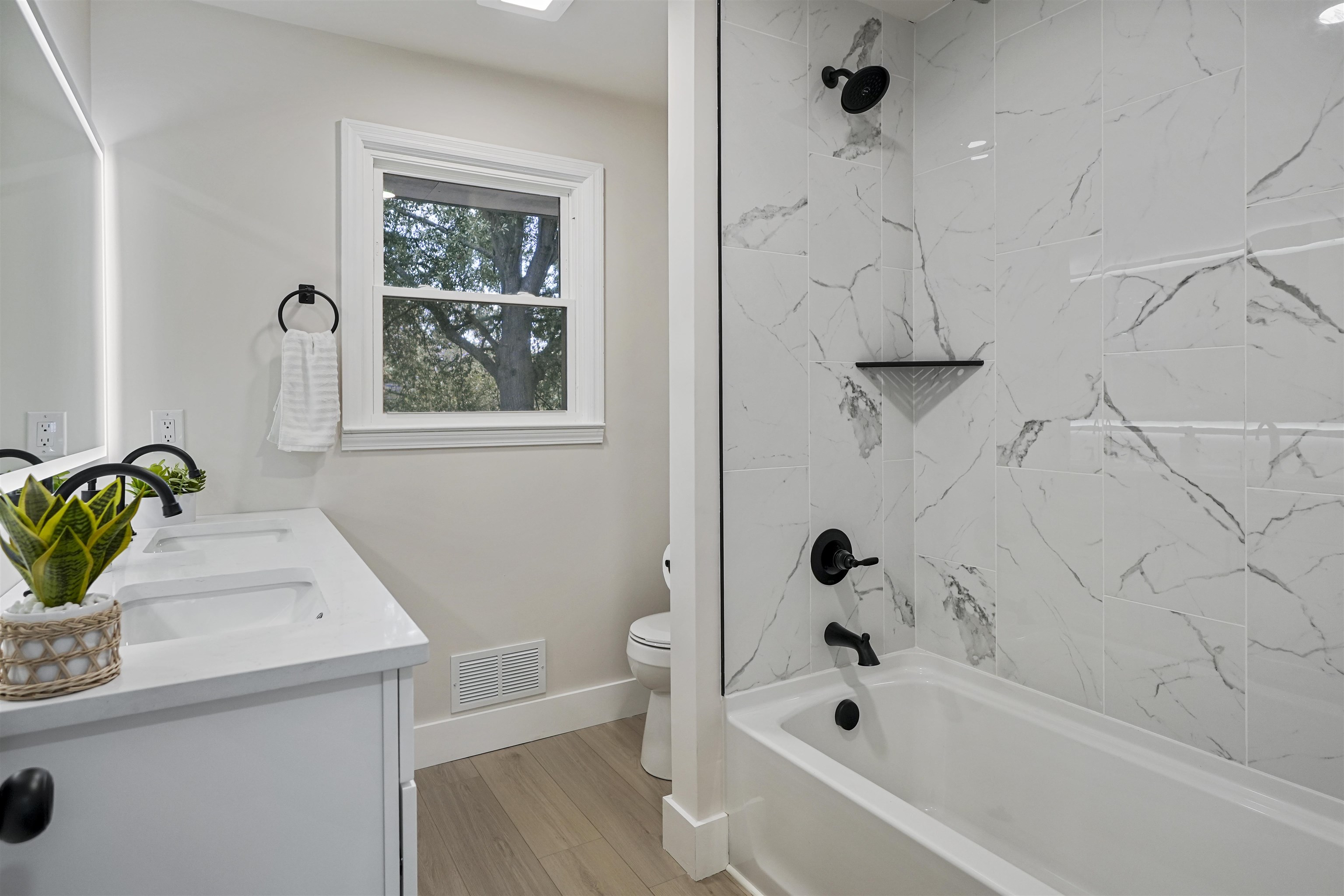 139 Whittier Place Property Photo 28