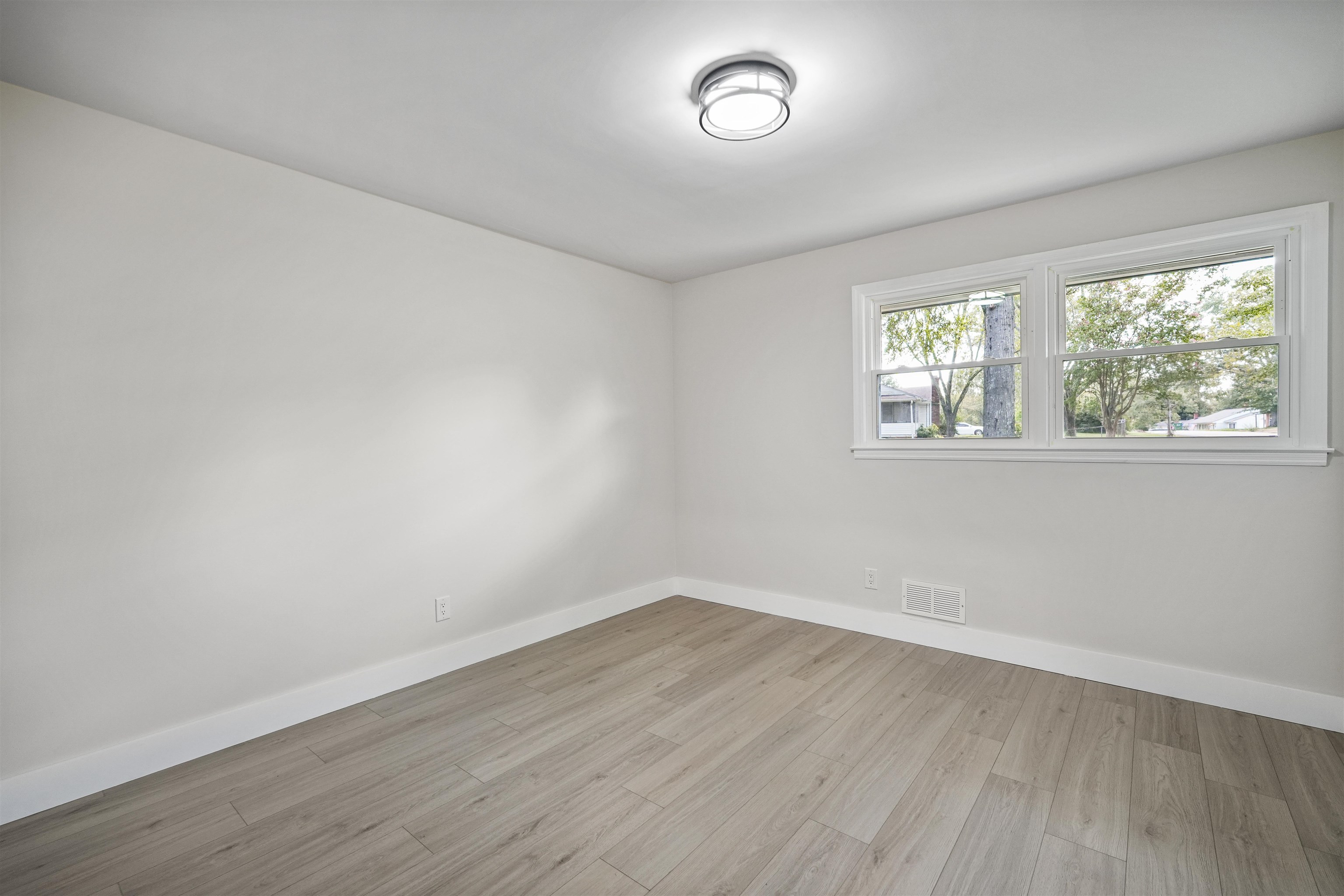 139 Whittier Place Property Photo 29
