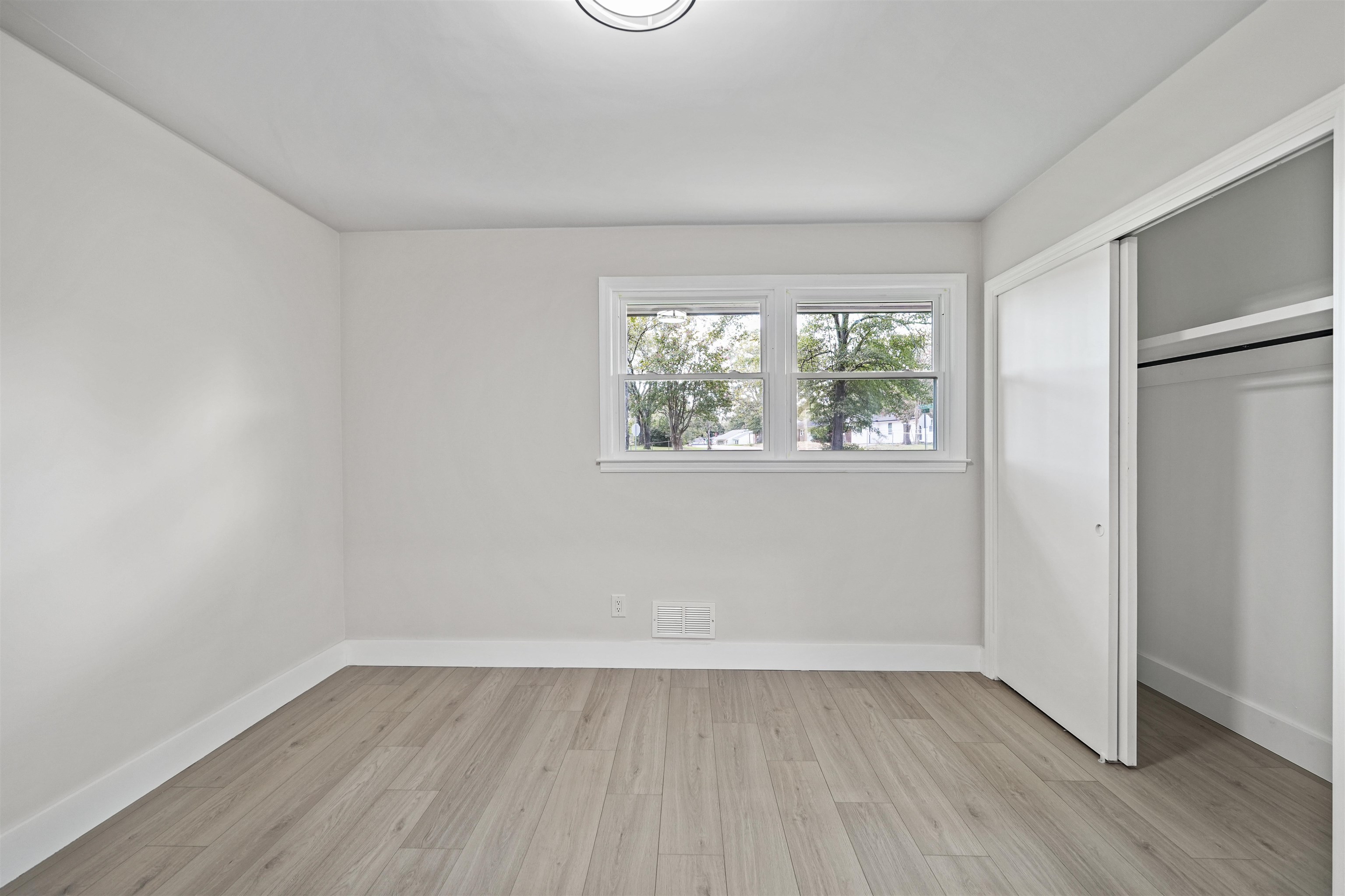 139 Whittier Place Property Photo 30