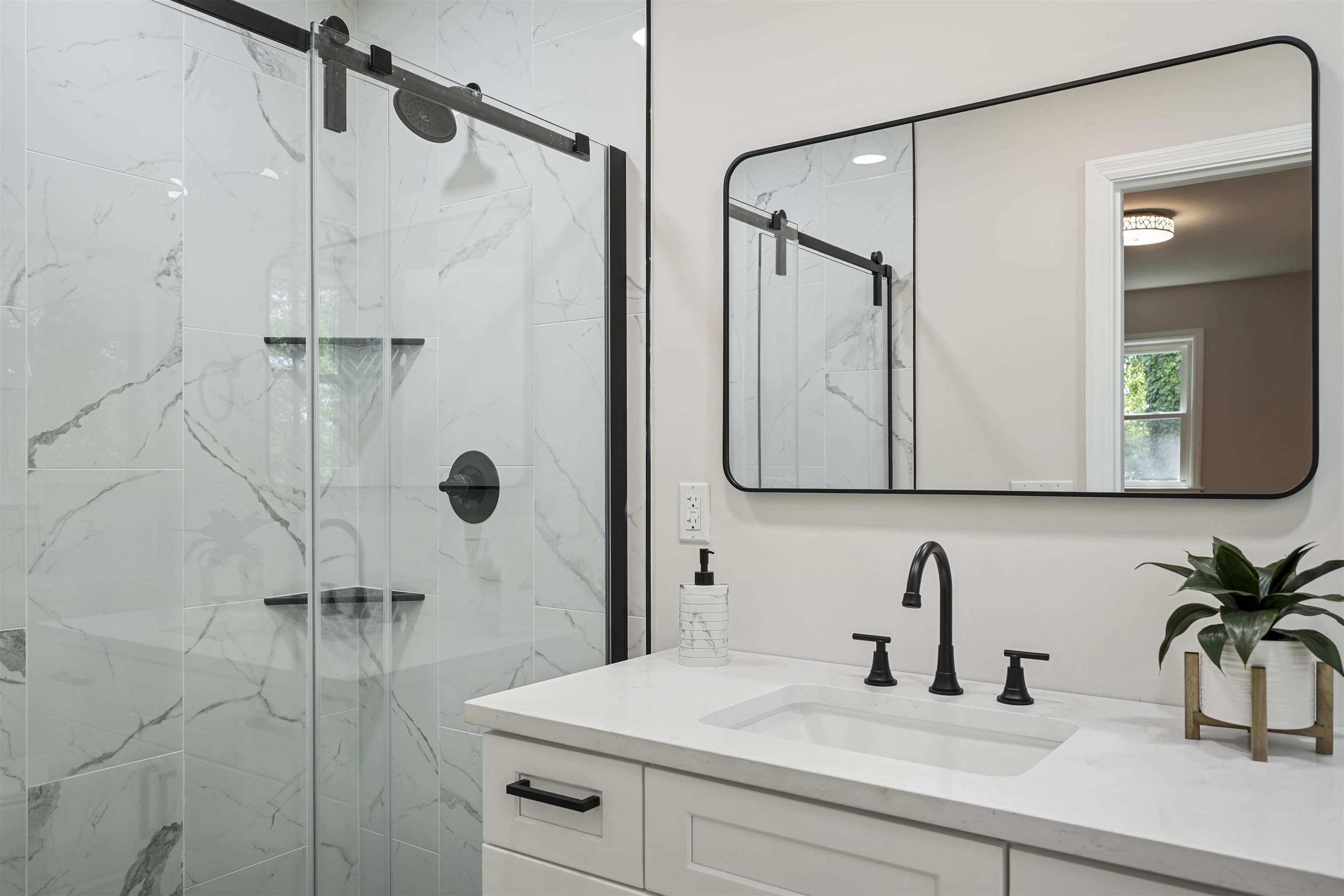 139 Whittier Place Property Photo 33