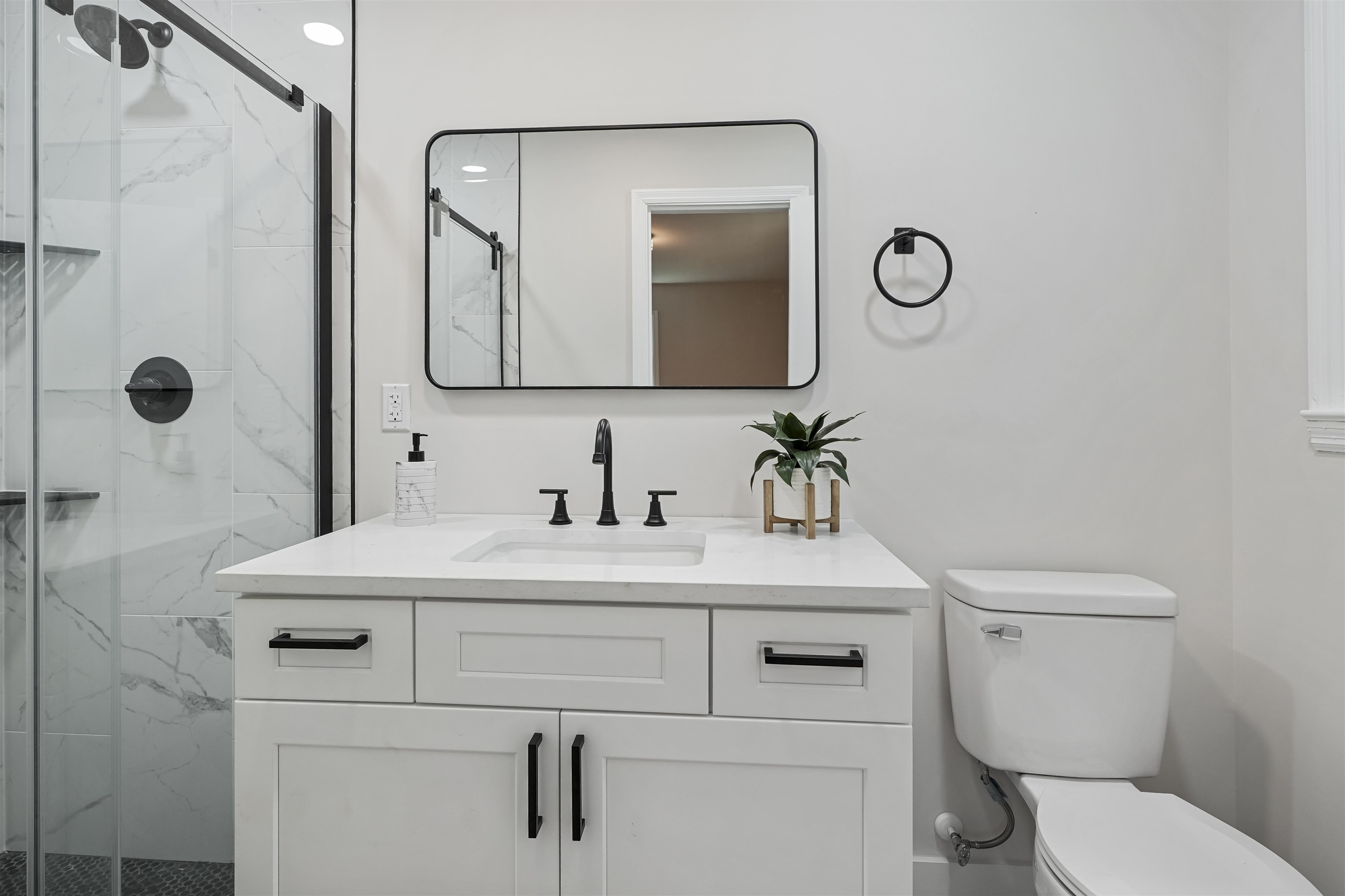 139 Whittier Place Property Photo 34