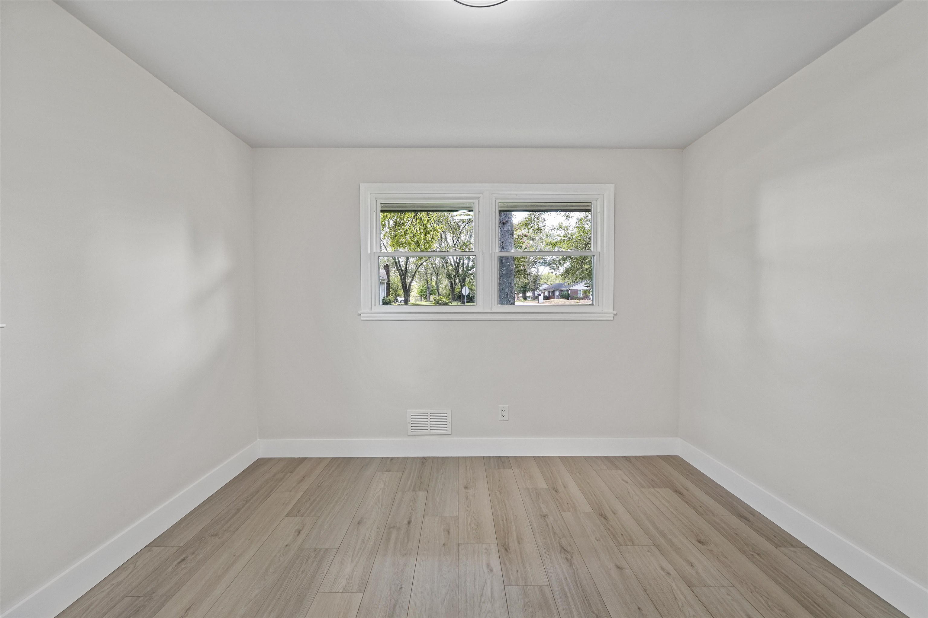 139 Whittier Place Property Photo 37