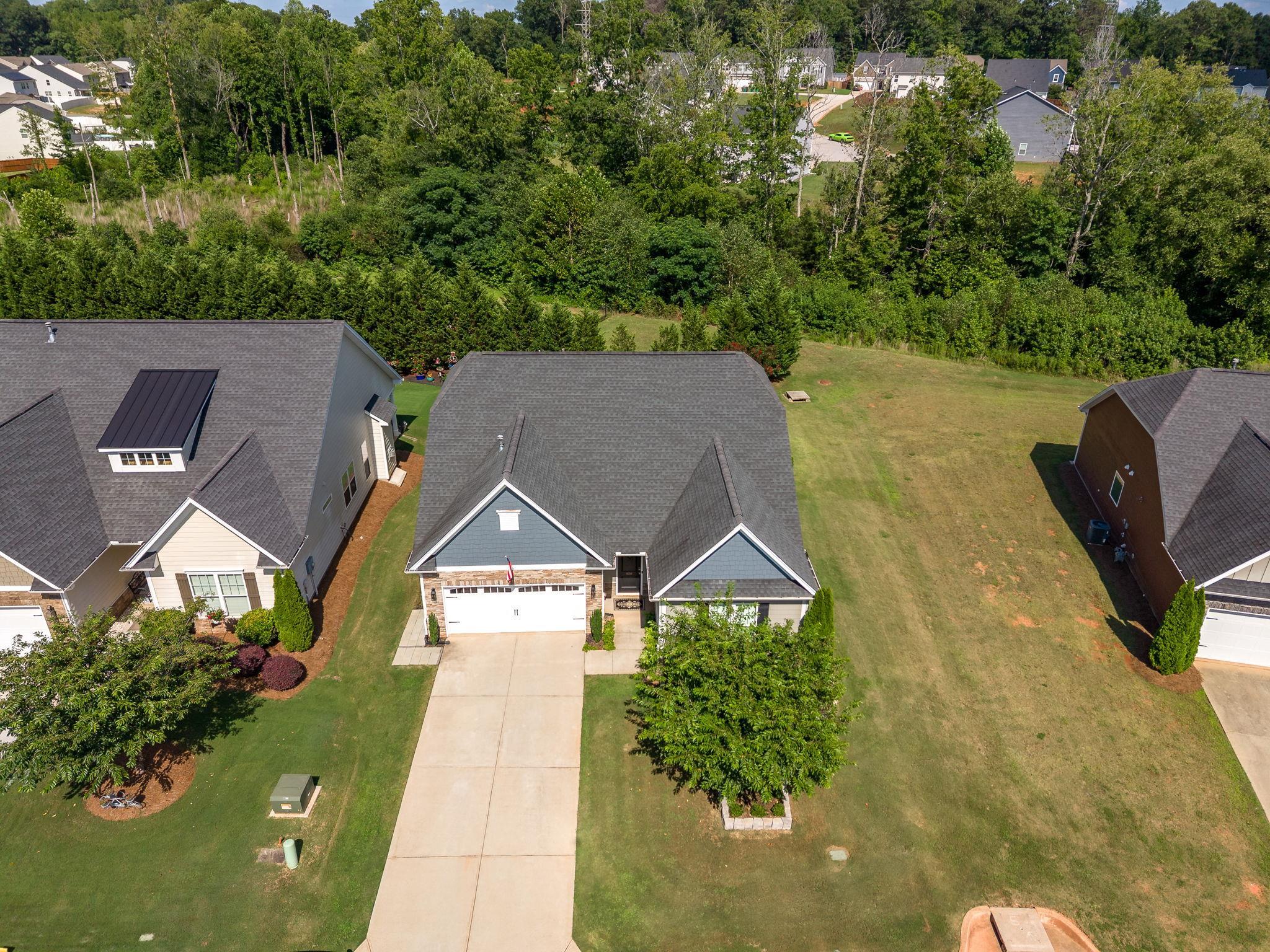 120 Broadleigh Court Property Photo 2