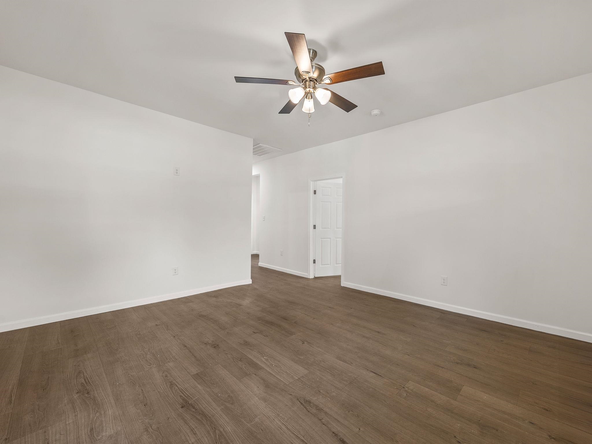7729 Bradley Street Property Photo 6