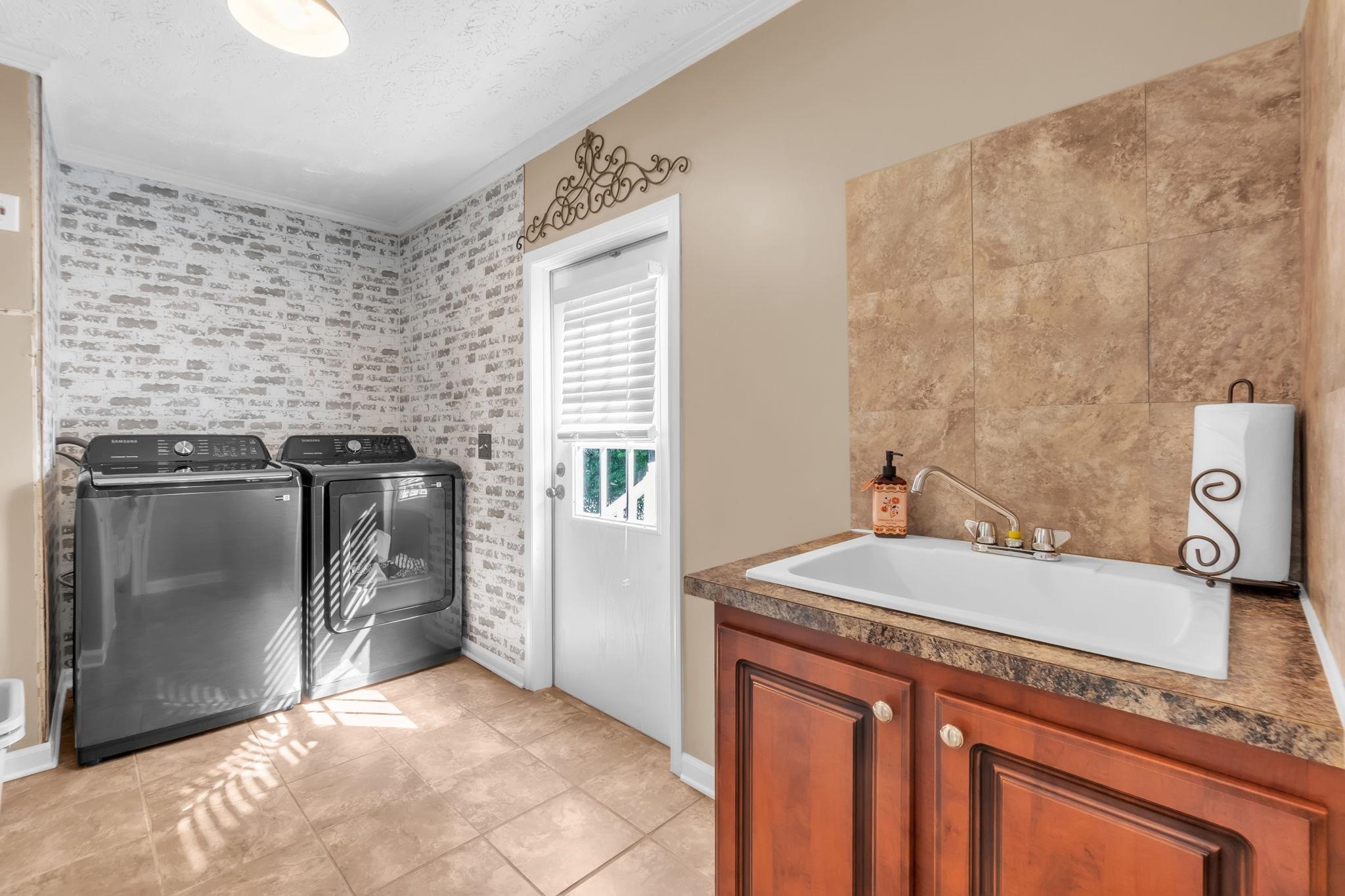 1510 Highway 414 Property Photo 13