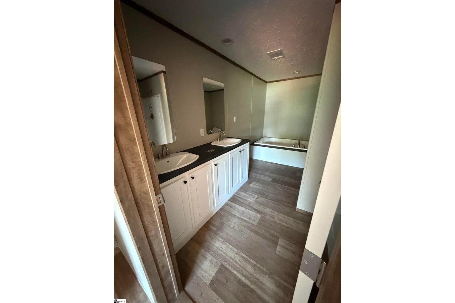 221 Helen Street Property Photo 15