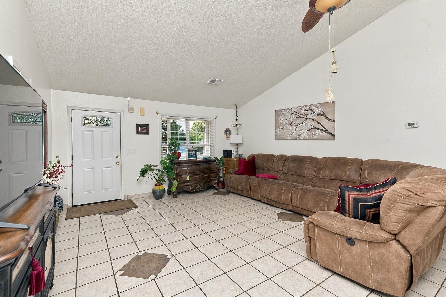 3 Winter Place Property Photo 3