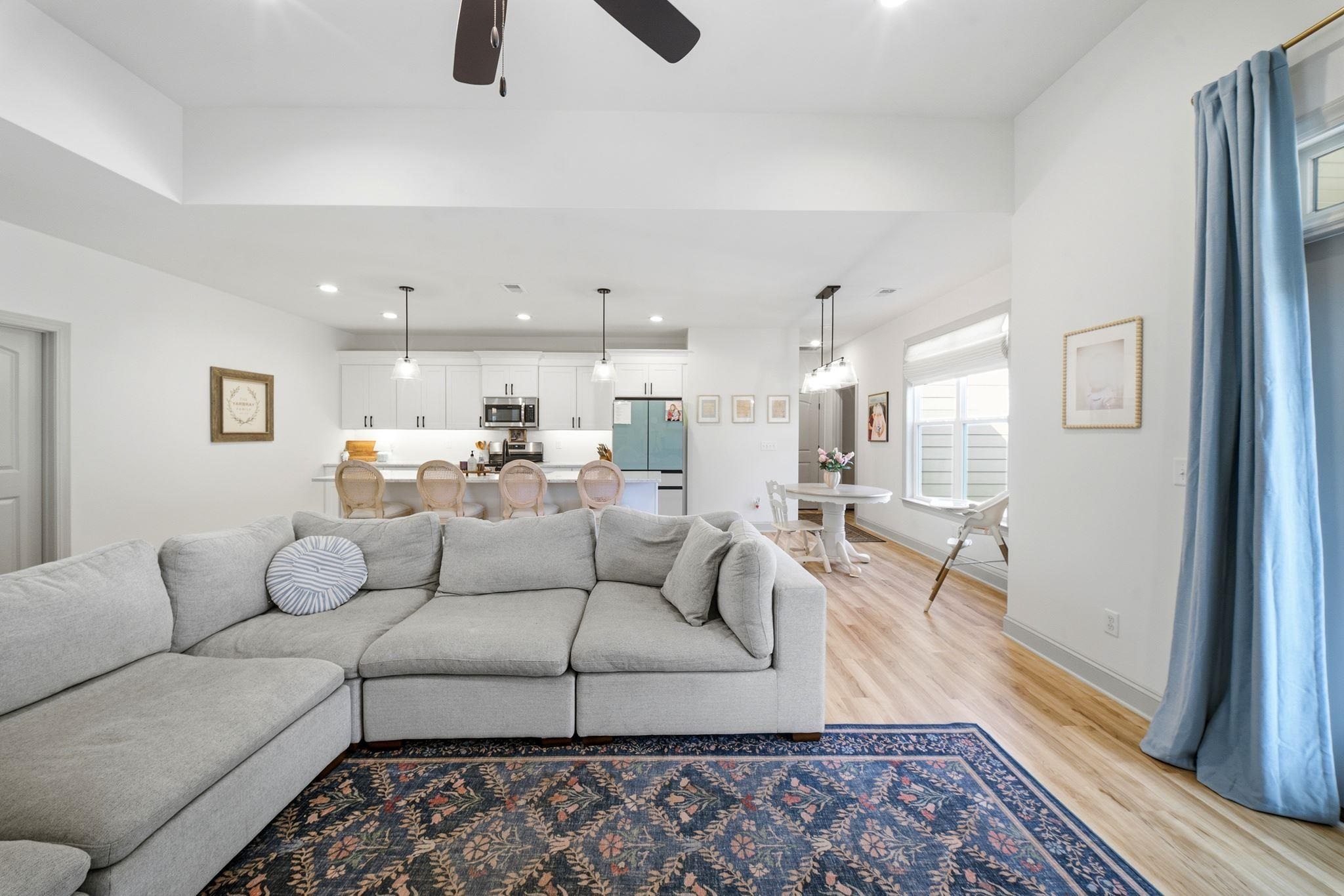21 Greenbriar Lane Property Photo 4