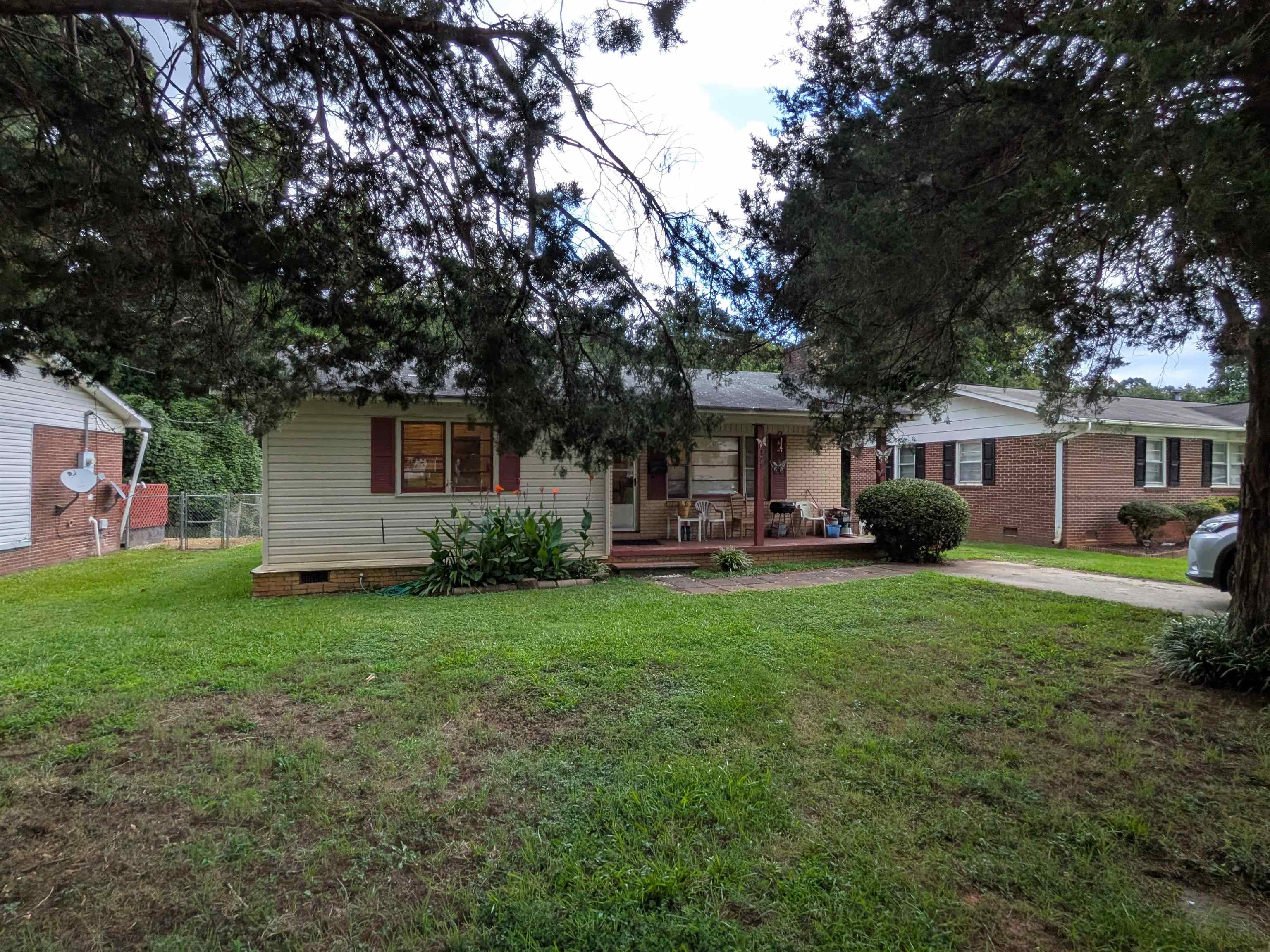 121 Lincoln Drive Property Photo 1