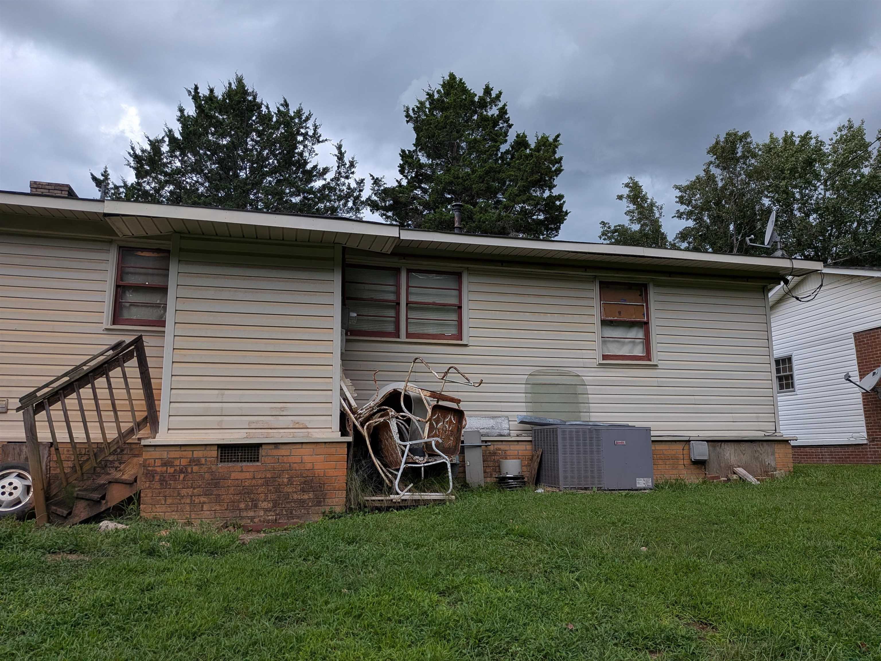 121 Lincoln Drive Property Photo 2