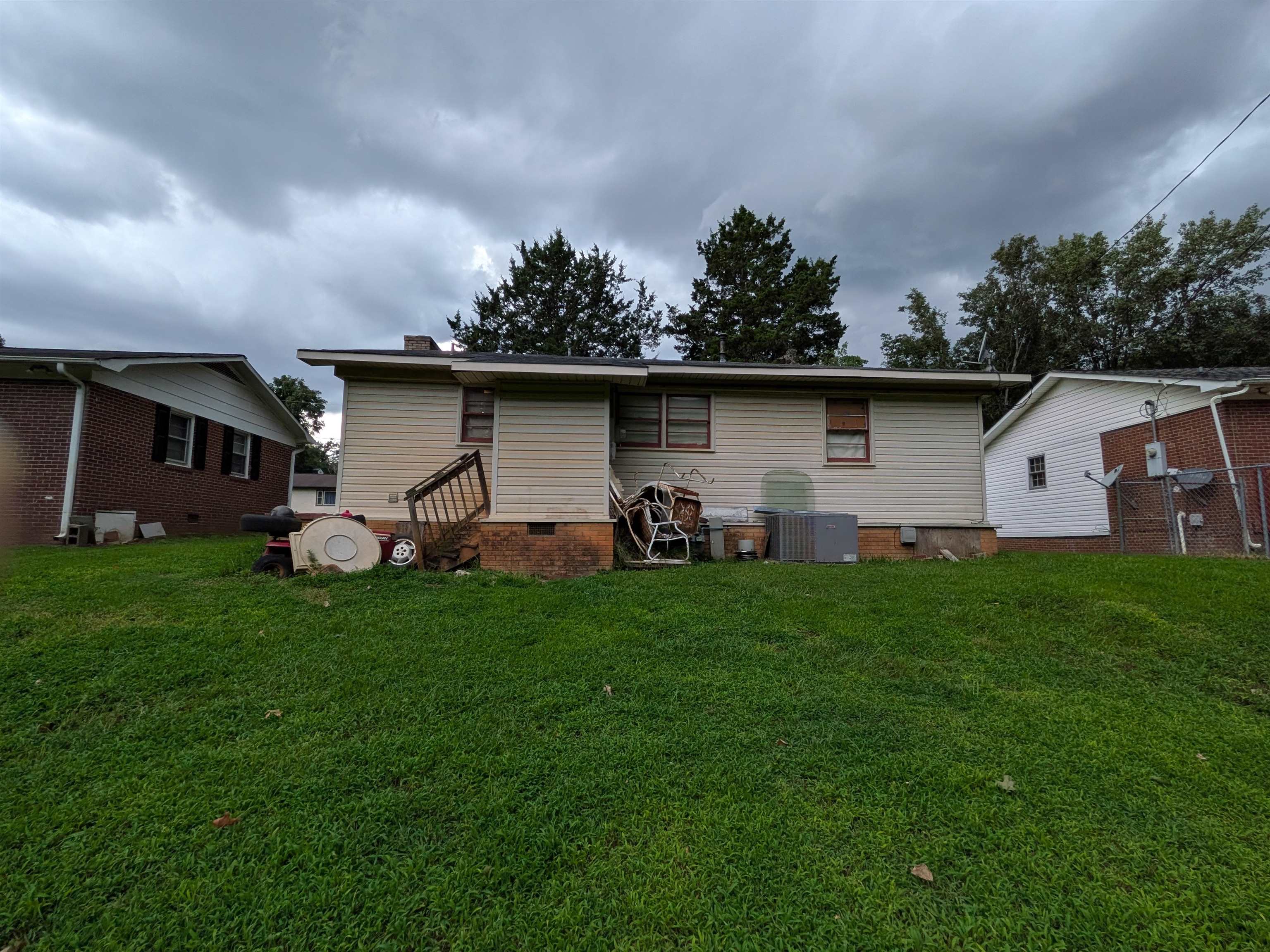 121 Lincoln Drive Property Photo 3