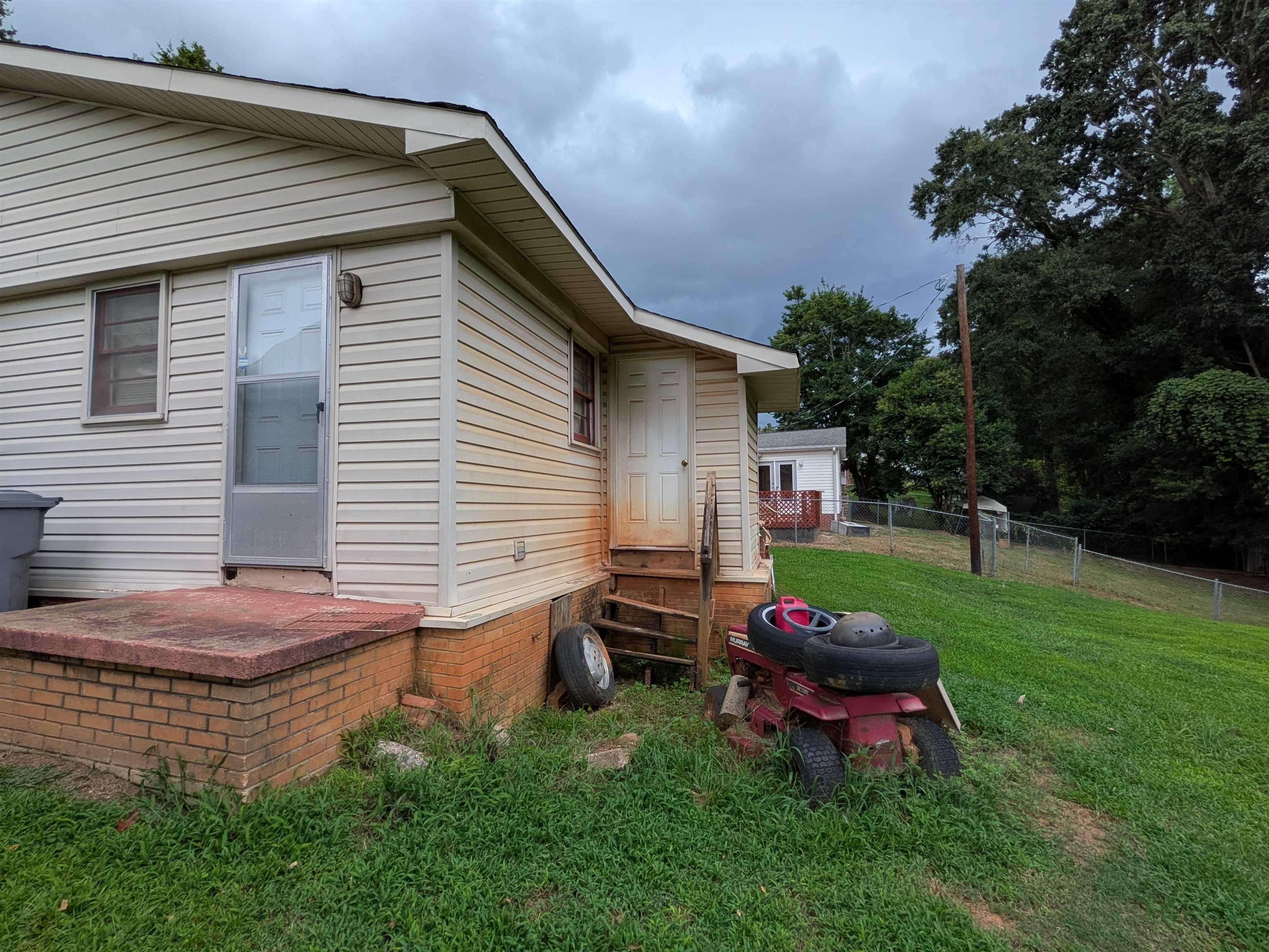 121 Lincoln Drive Property Photo 4