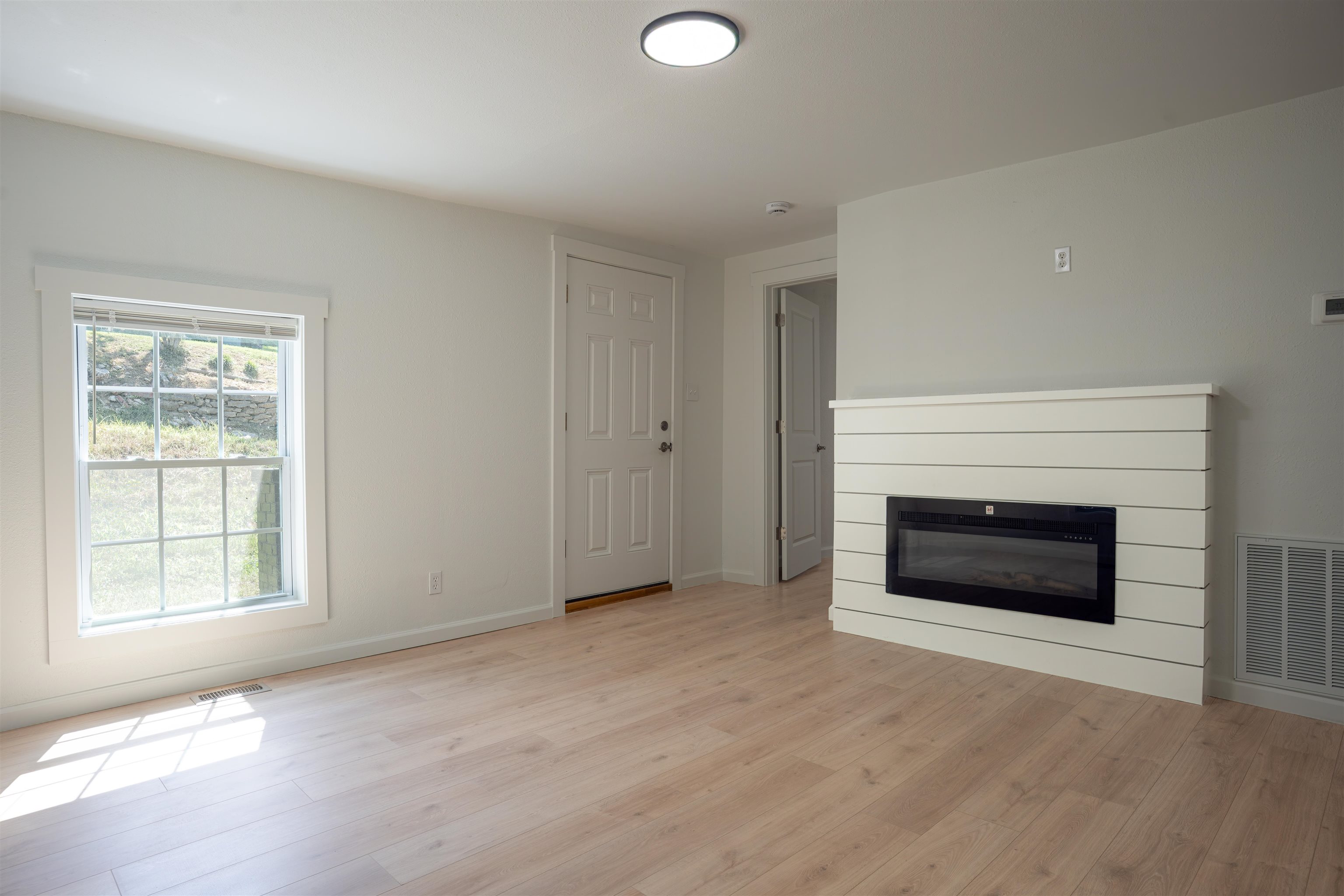 70 Clippard St Property Photo 8