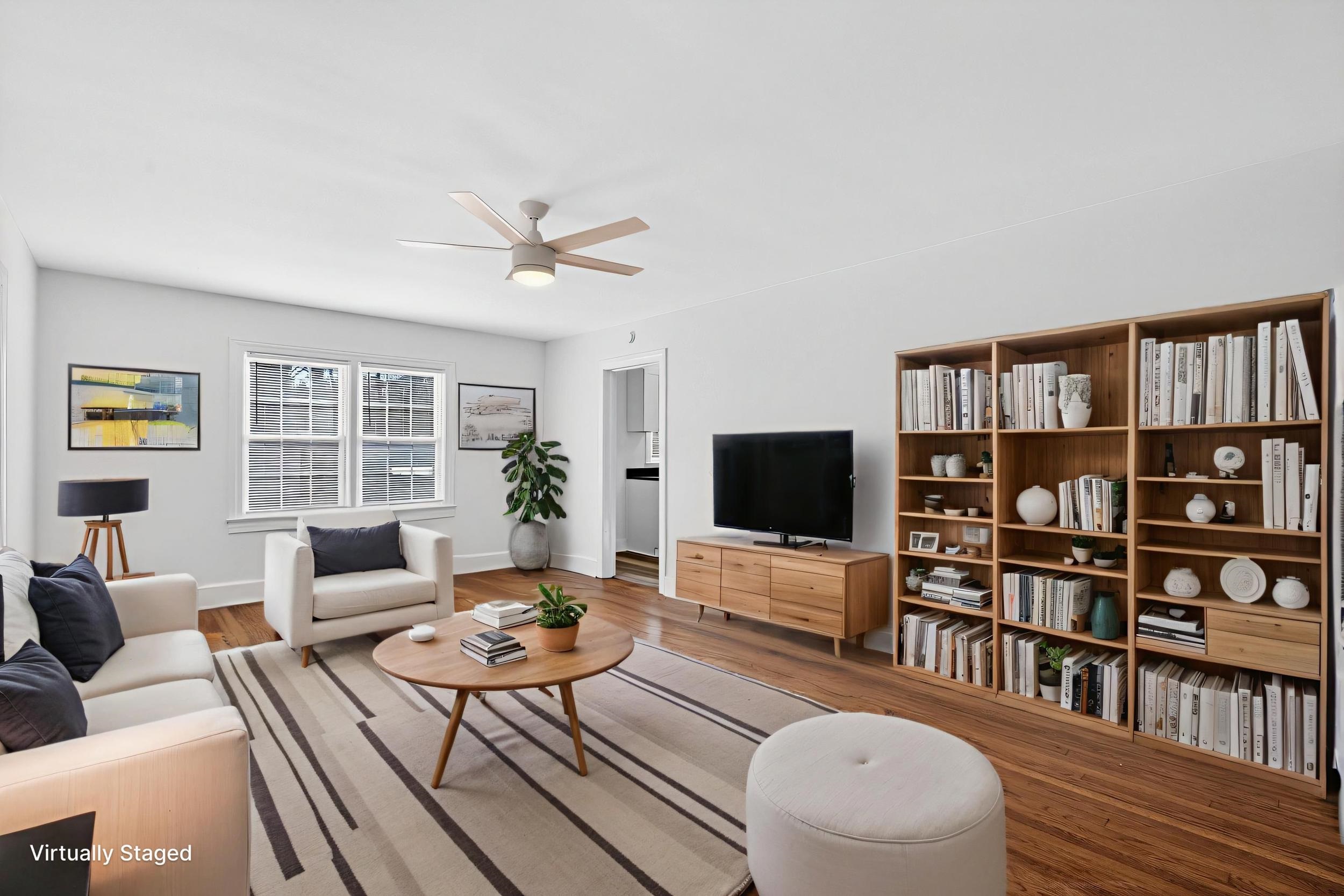 111 Oakleaf Drive Property Photo 2