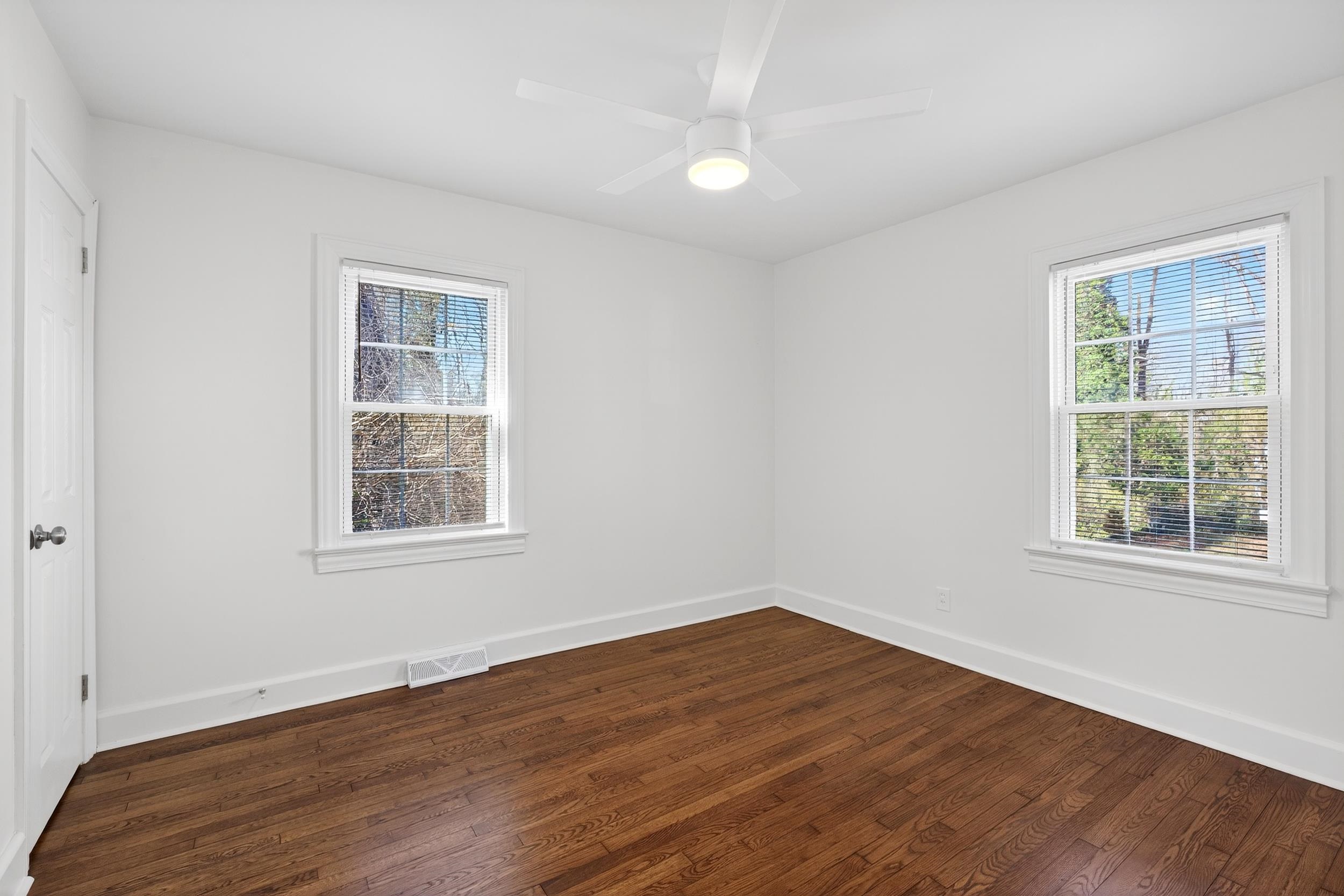 111 Oakleaf Drive Property Photo 11