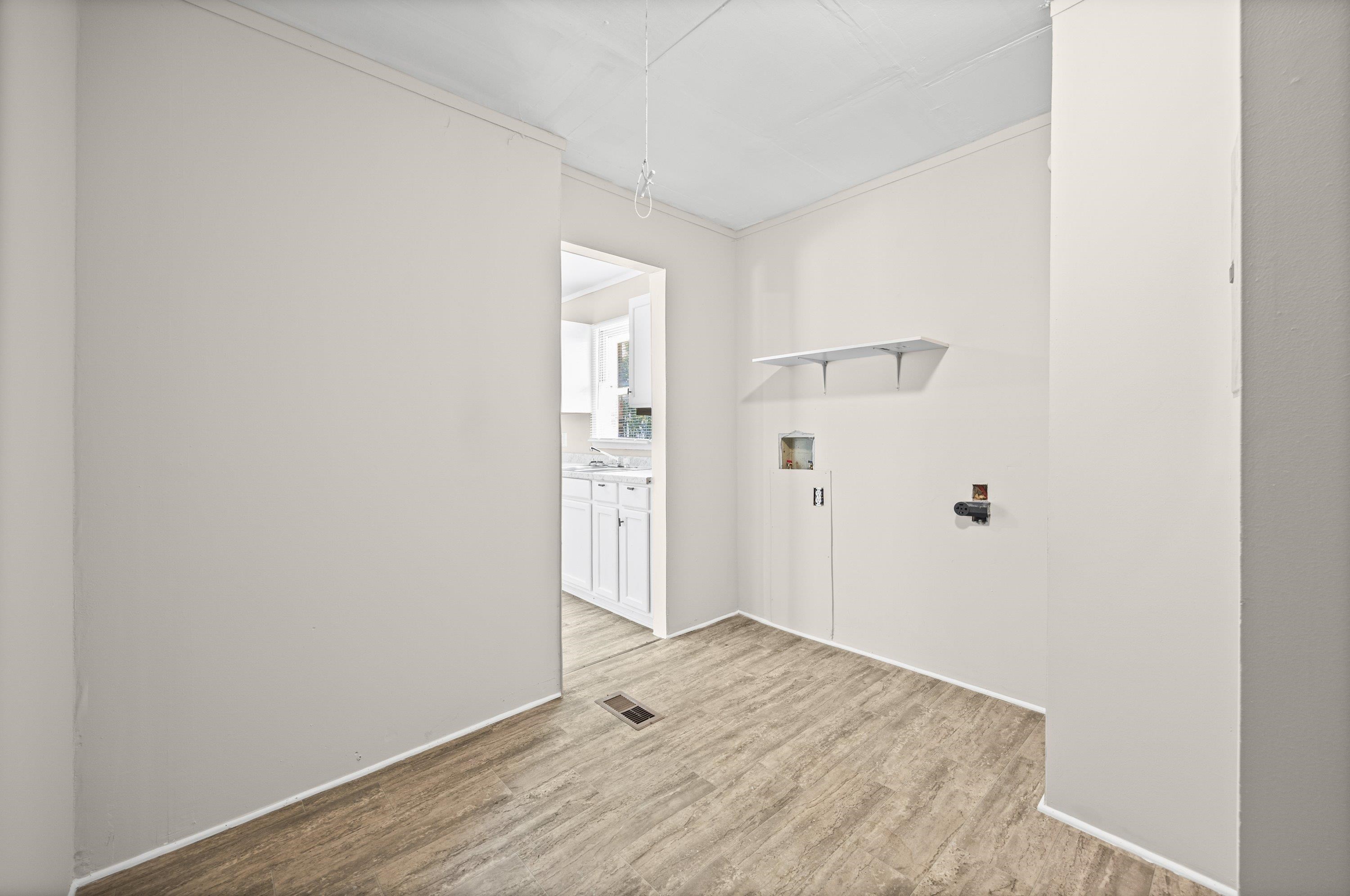 195 Moda Road Property Photo 9