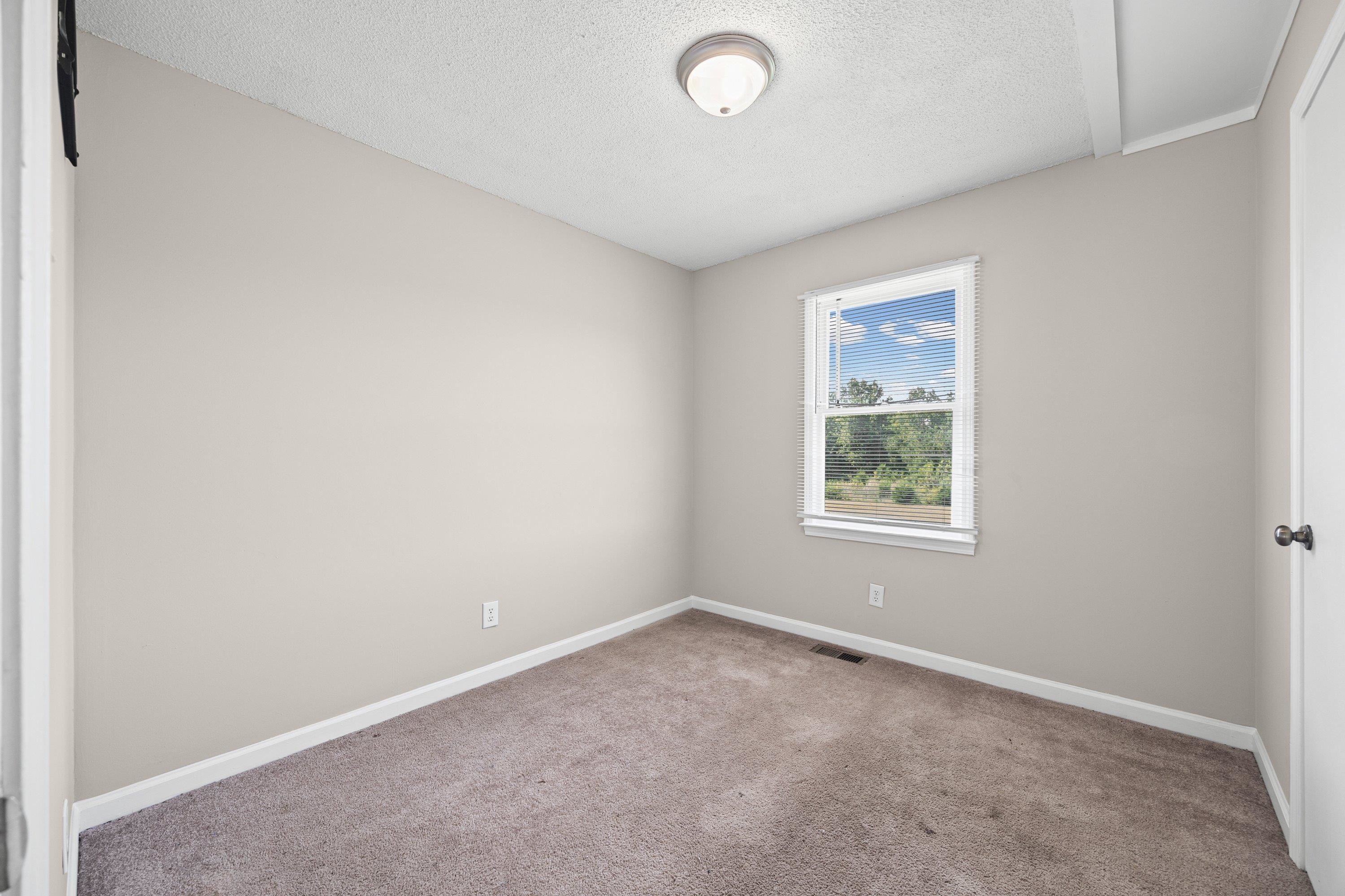 195 Moda Road Property Photo 11